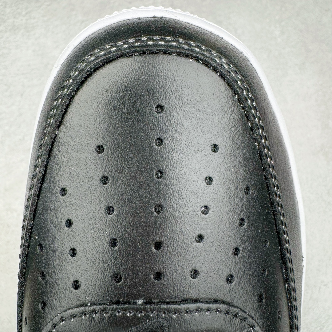 图片[17]-＃S2纯原 PEACEMINUSONE x NK Air Force 1 \\\”Para-Noise 3.0\\\” 权志龙联名空军一号低帮 货号：AQ3692-004 与 2.0 的白色相比，3.0 版本回归了初代的黑色鞋面设计。并且在侧身 Swoosh 上，大胆注入了彩色设计，整体观感和初代的亲友限定版本有着几分相似。独特的内外、左右多巴胺色系的鸳鸯设定，释放满满的新鲜活力。整体依然黑色为主，使得日常穿搭的门槛依旧保持在较低的水平，搭配一条牛仔裤或者卫裤，都能轻松驾驭。而鞋款的标志性设计——涂鸦中底和 “刮刮乐” 鞋面依旧保留，使得这双鞋在日常的穿着过程中会产生不同的变化，同时也可以成为 DIY 的个性画板。尺码：36 36.5 37.5 38 38.5 39 40 40.5 41 42 42.5 43 44 44.5 45 46 47.5-选品中心