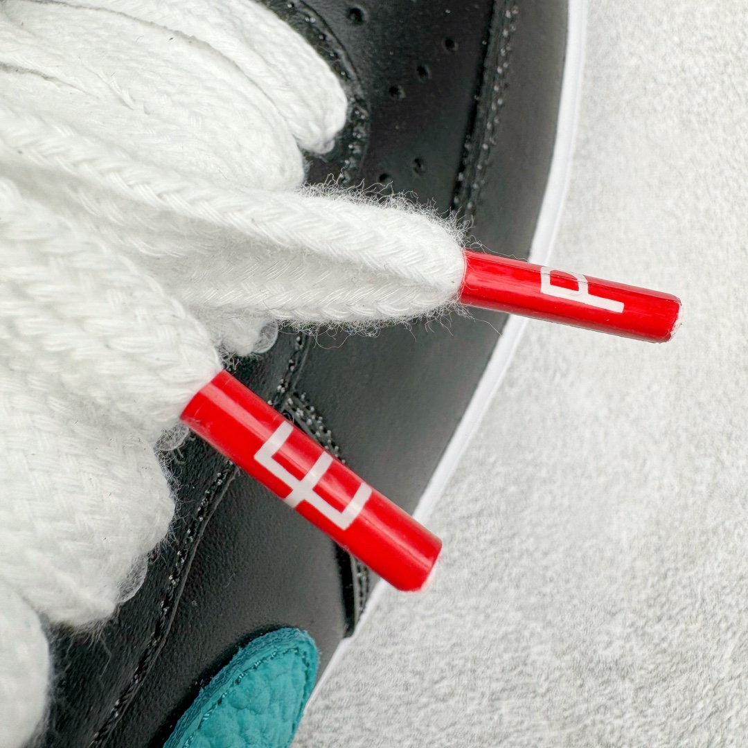图片[13]-＃S2纯原 PEACEMINUSONE x NK Air Force 1 \\\”Para-Noise 3.0\\\” 权志龙联名空军一号低帮 货号：AQ3692-004 与 2.0 的白色相比，3.0 版本回归了初代的黑色鞋面设计。并且在侧身 Swoosh 上，大胆注入了彩色设计，整体观感和初代的亲友限定版本有着几分相似。独特的内外、左右多巴胺色系的鸳鸯设定，释放满满的新鲜活力。整体依然黑色为主，使得日常穿搭的门槛依旧保持在较低的水平，搭配一条牛仔裤或者卫裤，都能轻松驾驭。而鞋款的标志性设计——涂鸦中底和 “刮刮乐” 鞋面依旧保留，使得这双鞋在日常的穿着过程中会产生不同的变化，同时也可以成为 DIY 的个性画板。尺码：36 36.5 37.5 38 38.5 39 40 40.5 41 42 42.5 43 44 44.5 45 46 47.5-选品中心