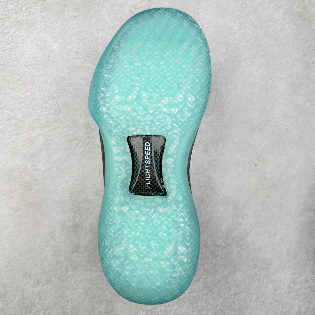 图片[9]-＃K版纯原 Air Jordan XXXII AJ32 Low PF 减震防滑低帮实战篮球鞋 郭艾伦白绿 AH3347-101 再次以经典白蓝配色向迈克尔的伟大精神致敬，结合 Zoom Air 缓震系统和 FlightSpeed 技术，为运动员带来柔和的缓冲以及迅速灵敏的响应。匠心搭配 Flyknit 鞋面，轻盈包覆双足，低帮版本，灵动极速的非凡体验。 尺码：39 40 40.5 41 42 42.5 43 44 44.5 45 46 47.5-选品中心