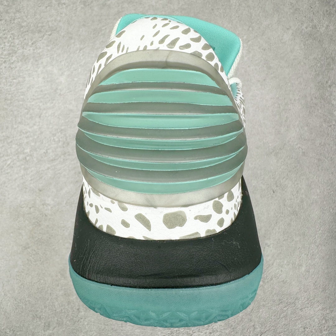 图片[8]-＃K版纯原 Air Jordan XXXII AJ32 Low PF 减震防滑低帮实战篮球鞋 郭艾伦白绿 AH3347-101 再次以经典白蓝配色向迈克尔的伟大精神致敬，结合 Zoom Air 缓震系统和 FlightSpeed 技术，为运动员带来柔和的缓冲以及迅速灵敏的响应。匠心搭配 Flyknit 鞋面，轻盈包覆双足，低帮版本，灵动极速的非凡体验。 尺码：39 40 40.5 41 42 42.5 43 44 44.5 45 46 47.5-选品中心