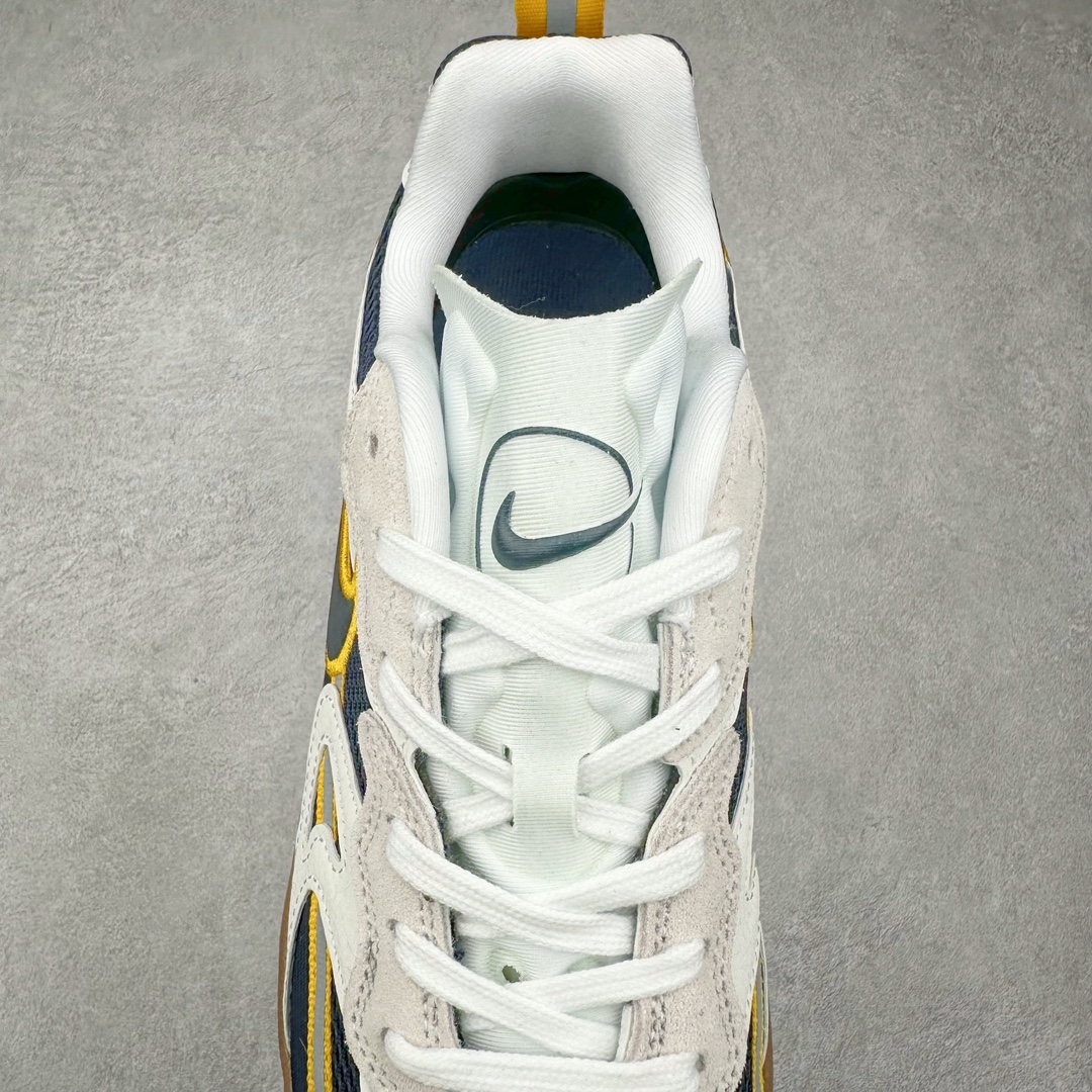 图片[5]-NIKE JAM 系列舒适时尚防滑耐磨低帮生活休闲鞋 FN0314-100 采用鞋面合成皮革与网眼布设计 以便于运动员在霹雳舞运动中的保护和耐穿 中底设计细节采用翻转SWOOSH设计 使得倒立动作时更显帅气 鞋子中的整体结构下降 有助于提供更好的缓震效果 设计语言来与NIKE 2000年跑跑鞋中汲取的材料组合以及设计语言 鞋子在线条处大量采用反光效果 尺码：36 36.5 37.5 38 38.5 39 40 40.5 41 42 42.5 43 44 44.5 45 46-选品中心