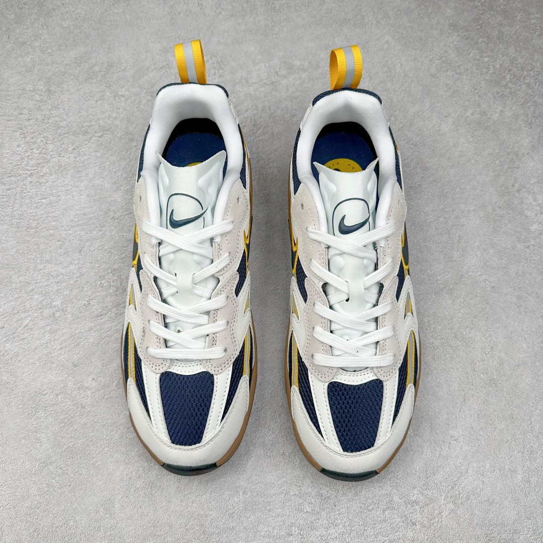 图片[2]-NIKE JAM 系列舒适时尚防滑耐磨低帮生活休闲鞋 FN0314-100 采用鞋面合成皮革与网眼布设计 以便于运动员在霹雳舞运动中的保护和耐穿 中底设计细节采用翻转SWOOSH设计 使得倒立动作时更显帅气 鞋子中的整体结构下降 有助于提供更好的缓震效果 设计语言来与NIKE 2000年跑跑鞋中汲取的材料组合以及设计语言 鞋子在线条处大量采用反光效果 尺码：36 36.5 37.5 38 38.5 39 40 40.5 41 42 42.5 43 44 44.5 45 46-选品中心