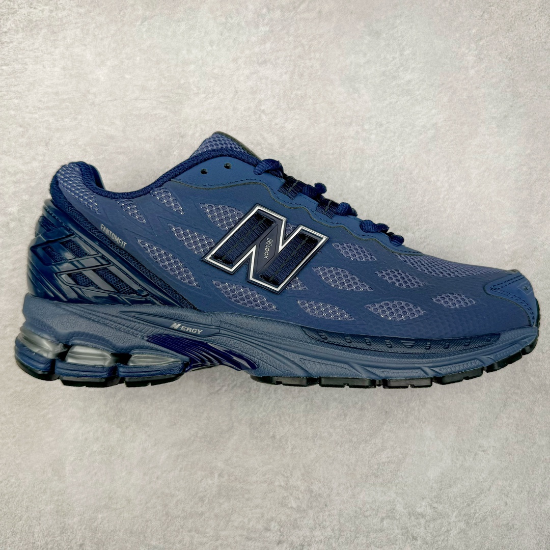 New Balance M1906R NB新百伦系列复古老爹风休闲运动慢跑鞋 采用轻质牛剖革拼接透气网眼衬垫织物鞋面材质 T-Beam大底提供足步弓支撑 保持步态稳定#后跟搭载外露缓震胶 鞋身整体以各种深浅不一的灰色覆盖 鞋头以淡蓝色调装饰，网眼衬垫通过不规律的色块实现做旧的美感 泛黄的鞋底更是进一步增添了复古气息 尺码：36 37 37.5 38 38.5 39.5 40 40.5 41.5 42 42.5 43 44 45-选品中心