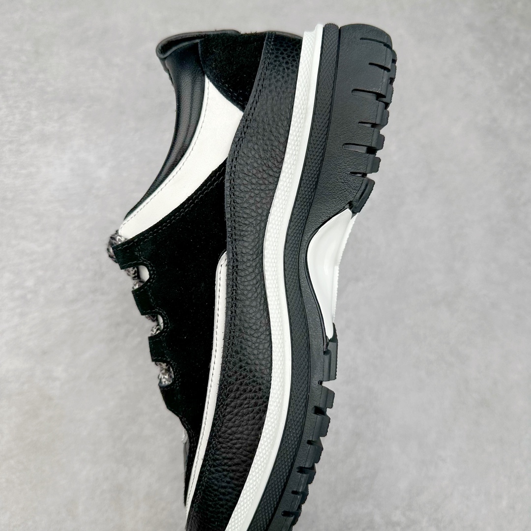 图片[7]-Chanel香奈儿 2025C 最新米兰走秀爆款 厚底老爹运动鞋 原版开发1-1复刻 官方同步 25款官方最新包装 花纹礼盒包装 小香早春度假新款 双C方圆头系带休闲鞋 潮鞋 此款绝对是小香这一季最火的存在 专柜根本就买不到系列 恨不得焊在脚上系列 好穿又个性 跟以往风格不同 没有大大的Logo 低调且高级感满满 轻英伦风的方头➕菱格的柔和 完美的融合在一起 有一种1️⃣➕1️⃣大于3的感觉 经典的撞色搭配 出彩且不突兀 搭配 短裙 短裤 牛仔 潮服 时尚感瞬间提升好几个档次 【采用牛皮拼接牛反绒 内里透气网面 原版开模𝐓𝐏𝐔大底 增高𝟒𝐂𝐌】 货号： G397922631 Sizc： 35 36 37 38 39 40-选品中心