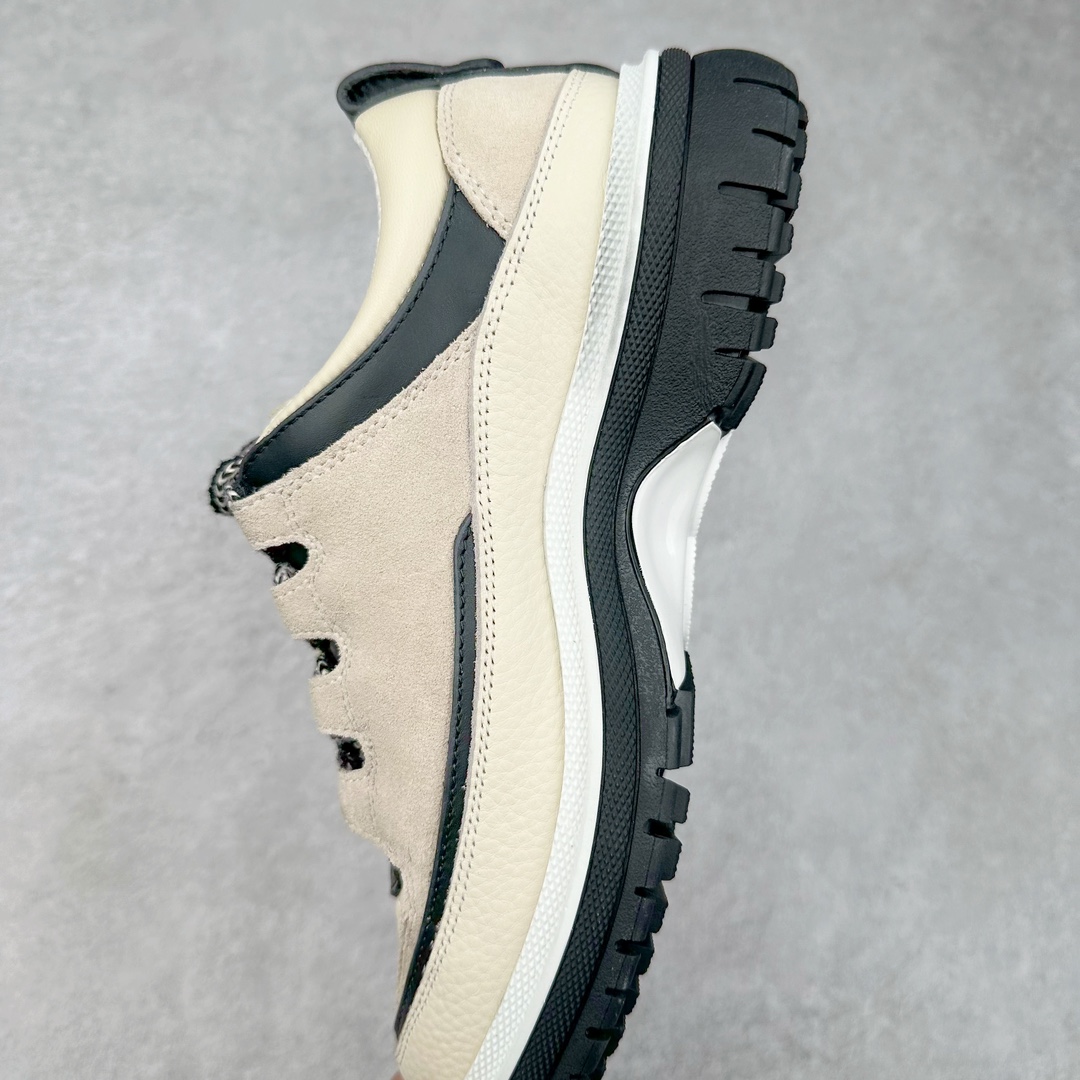 图片[7]-Chanel香奈儿 2025C 最新米兰走秀爆款 厚底老爹运动鞋 原版开发1-1复刻 官方同步 25款官方最新包装 花纹礼盒包装 小香早春度假新款 双C方圆头系带休闲鞋 潮鞋 此款绝对是小香这一季最火的存在 专柜根本就买不到系列 恨不得焊在脚上系列 好穿又个性 跟以往风格不同 没有大大的Logo 低调且高级感满满 轻英伦风的方头➕菱格的柔和 完美的融合在一起 有一种1️⃣➕1️⃣大于3的感觉 经典的撞色搭配 出彩且不突兀 搭配 短裙 短裤 牛仔 潮服 时尚感瞬间提升好几个档次 【采用牛皮拼接牛反绒 内里透气网面 原版开模𝐓𝐏𝐔大底 增高𝟒𝐂𝐌】 货号： G397922631 Sizc： 35 36 37 38 39 40-选品中心