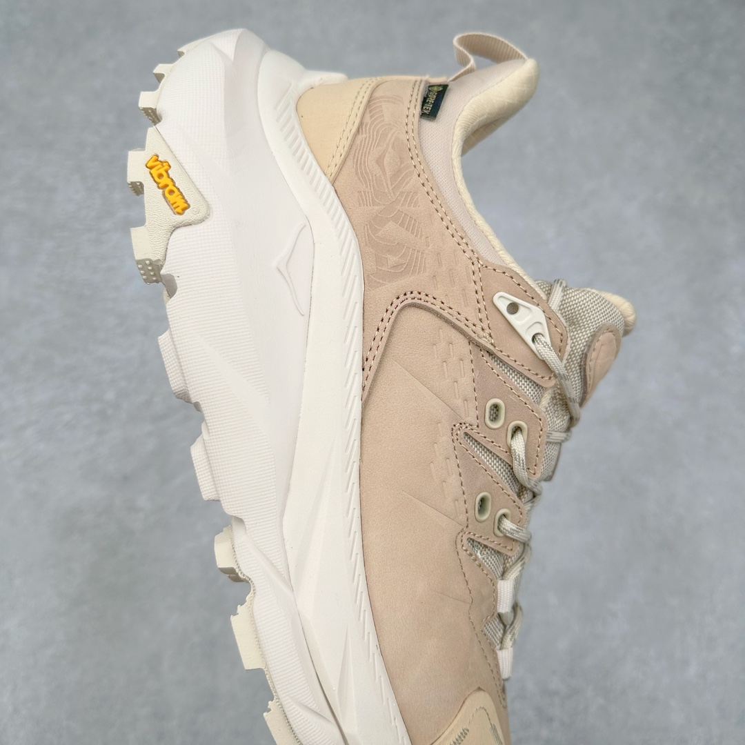 图片[6]-＃纯原 HOKA ONE ONE Tor Uitra Low 托亚潮流户外越野登山功能鞋 鞋款利用机能、户外、复古元素将都市型格与户外机能无缝结合 既能自由穿梭于城市的钢筋水泥之间 也能轻松演绎山系潮流搭配 全粒面皮革结合模压鞋口 提升持久耐穿度 直至鞋头的鞋带设计 舒适灵活的调节 搭配鞋头处HOKA ONE ONE飞翼纹饰 营造了个性十足的张扬气场 Tor Ultra 配备 Vibram® 鞋底与 EVA 和RMAT® 中底 给穿著者最佳的抓地力及舒适性 另外中底的金属摇杆可稳定脚部行程 当走过崎岖山路时依然让脚部得到平稳的感觉 而整对鞋以皮革和耐用尼龙布材打造 与坚固的鞋底相结合 可以牢固地支撑脚部和脚踝 另外外层搭载的Event技术 保持鞋履防水以及鞋内透气作用 尺码：36 36.5 37.5 38 38.5 39 40 40.5 41 42 42.5 43 44 44.5 45-选品中心