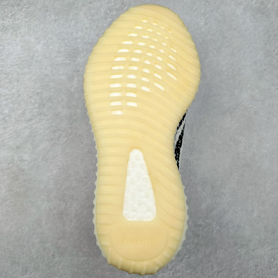图片[9]-＃渠道货福利开仓 Yeezy Boost 350 V2 系列 外贸平台订单 零售专供 全套原楦原纸版原鞋开模完美打造 采用辰元飞织鱼丝网原厂面 非进口机台 大底原厂半透明RB巴斯夫满钉大底 原厂东莞百宏3M反光鞋带 质感一致 原厂鑫成新粉原鞋垫 LOGO胶浆印花 钛金针与高士马克线针车精工打造 一切遵循原厂指令单采购同源原材 采购全套原厂进口材料 原纸版 原楦头 一切同源公司 大几率过验 混卖无压力‼️尺码：36 36.5 37 38 38.5 39 40 40.5 41 42 42.5 43 44 44.5 45 46 47 48-选品中心