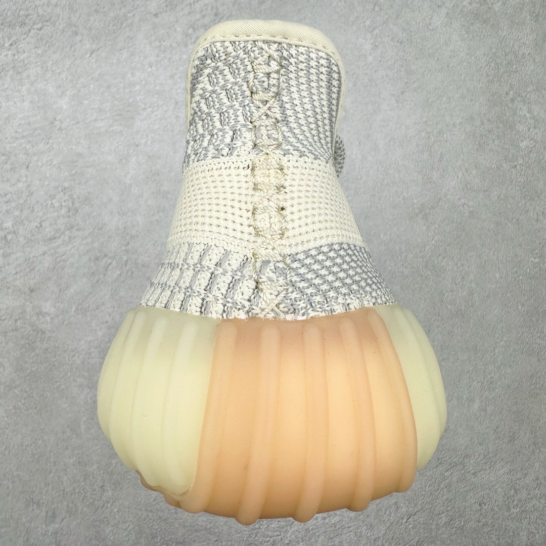 图片[8]-＃渠道货福利开仓 Yeezy Boost 350 V2 系列 外贸平台订单 零售专供 全套原楦原纸版原鞋开模完美打造 采用辰元飞织鱼丝网原厂面 非进口机台 大底原厂半透明RB巴斯夫满钉大底 原厂东莞百宏3M反光鞋带 质感一致 原厂鑫成新粉原鞋垫 LOGO胶浆印花 钛金针与高士马克线针车精工打造 一切遵循原厂指令单采购同源原材 采购全套原厂进口材料 原纸版 原楦头 一切同源公司 大几率过验 混卖无压力‼️尺码：36 36.5 37 38 38.5 39 40 40.5 41 42 42.5 43 44 44.5 45 46 47 48-选品中心