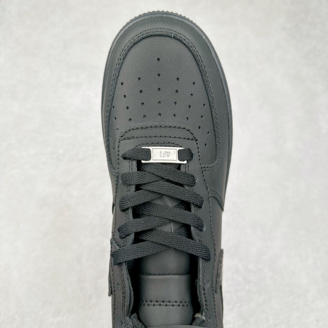 图片[4]-＃特价福利 NK Air Force 1 Mid 空军一号中帮高帮百搭休闲运动板鞋 全黑 CW2289-001 全网最具性价比版本没有之一 2022全新楦头鞋型 鱼鳞大底 历时开发三个月 清洁度完美 二维码鞋标 内置芯片及solo气垫 大底高度及其弧度依照正品 钢印 logo刺绣 鞋口弧度 鞋头长度 鞋面冲孔 鞋垫背胶及钢印 完美鞋型对比正品 每一处都是细节满满 尺码：36 36.5 37.5 38 38.5 39 40 40.5 41 42 42.5 43 44 44.5 45 46-选品中心