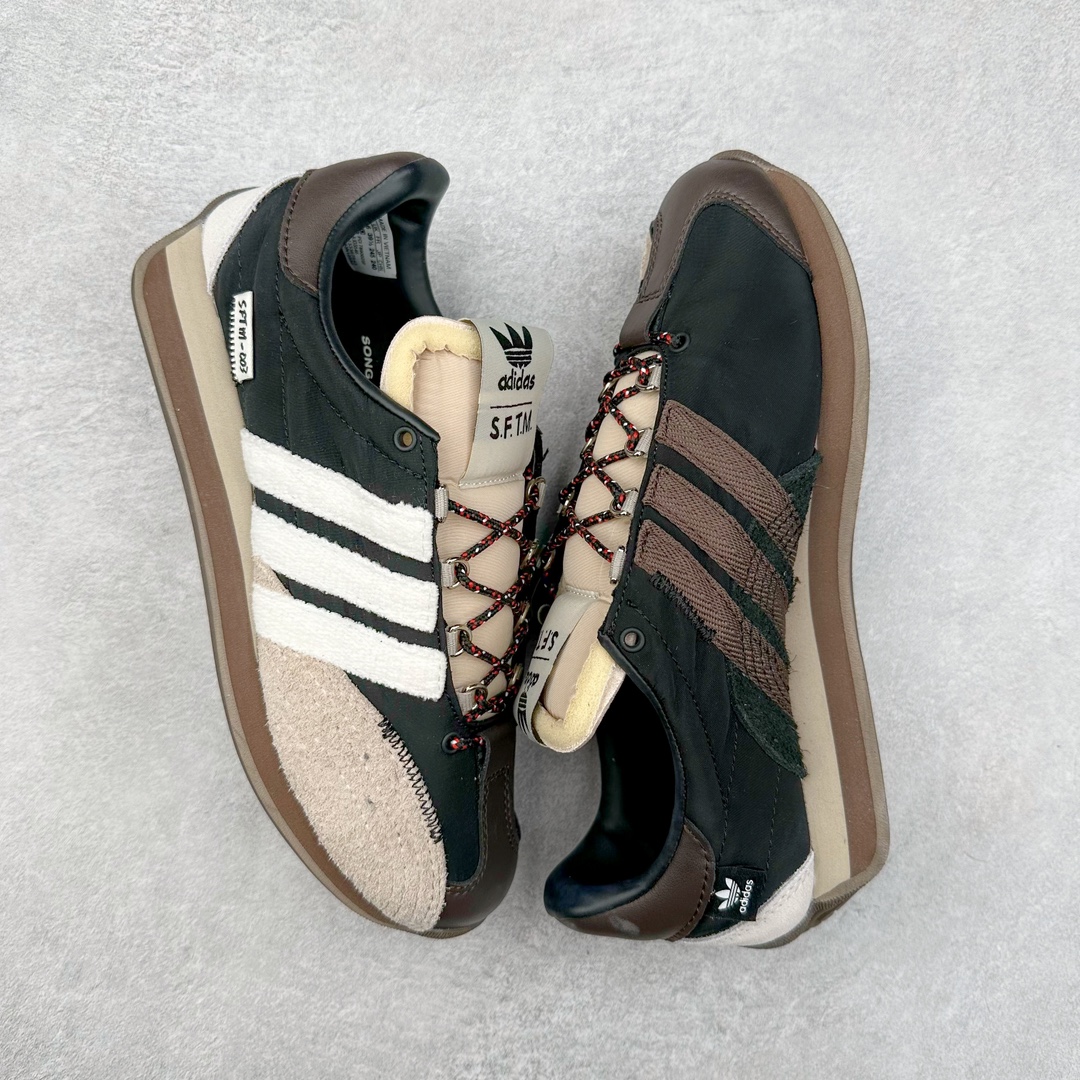 图片[3]-＃特价福利 Song for the Mute x AD Originals SFTM-003 联名款复古慢跑鞋 Originals与时装品牌Song for the Mute即将迎来第三个合作系列 这个系列主打的也是怀旧的氛围 采用了Country OG这个诞生于上世纪70年代的鞋款 尼龙和绒面革的梦幻拼接 低调而富有质感 呈现SFTM一贯的面料美学 三款不同风格的配色 亮点十足的斑点鞋带 体现怀旧主义和前卫设计无缝交织 鞋款采用了低帮的造型 方便日常穿着 同时对于外底做了处理 皮革材质和尼龙布材质的组合也更具是时代感 尺码：36 36.5 37 38 38.5 39 40 40.5 41 42 42.5 43 44 44.5 45-选品中心