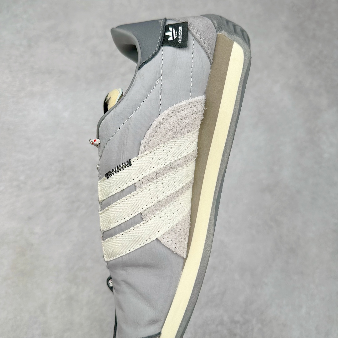 图片[7]-＃特价福利 Song for the Mute x AD Originals SFTM-003 联名款复古慢跑鞋 Originals与时装品牌Song for the Mute即将迎来第三个合作系列 这个系列主打的也是怀旧的氛围 采用了Country OG这个诞生于上世纪70年代的鞋款 尼龙和绒面革的梦幻拼接 低调而富有质感 呈现SFTM一贯的面料美学 三款不同风格的配色 亮点十足的斑点鞋带 体现怀旧主义和前卫设计无缝交织 鞋款采用了低帮的造型 方便日常穿着 同时对于外底做了处理 皮革材质和尼龙布材质的组合也更具是时代感 尺码：36 36.5 37 38 38.5 39 40 40.5 41 42 42.5 43 44 44.5 45-选品中心