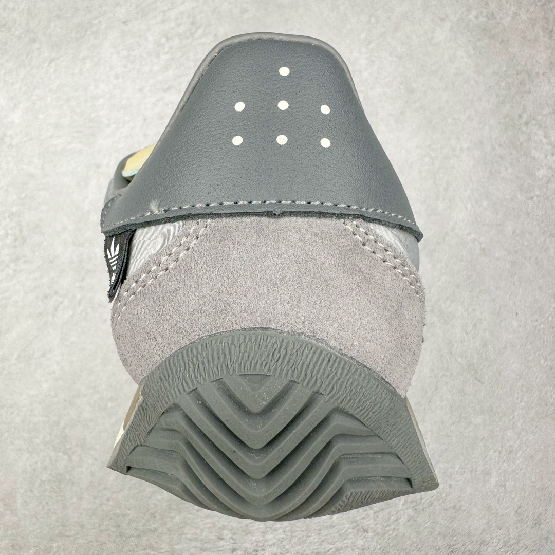 图片[8]-＃特价福利 Song for the Mute x AD Originals SFTM-003 联名款复古慢跑鞋 Originals与时装品牌Song for the Mute即将迎来第三个合作系列 这个系列主打的也是怀旧的氛围 采用了Country OG这个诞生于上世纪70年代的鞋款 尼龙和绒面革的梦幻拼接 低调而富有质感 呈现SFTM一贯的面料美学 三款不同风格的配色 亮点十足的斑点鞋带 体现怀旧主义和前卫设计无缝交织 鞋款采用了低帮的造型 方便日常穿着 同时对于外底做了处理 皮革材质和尼龙布材质的组合也更具是时代感 尺码：36 36.5 37 38 38.5 39 40 40.5 41 42 42.5 43 44 44.5 45-选品中心