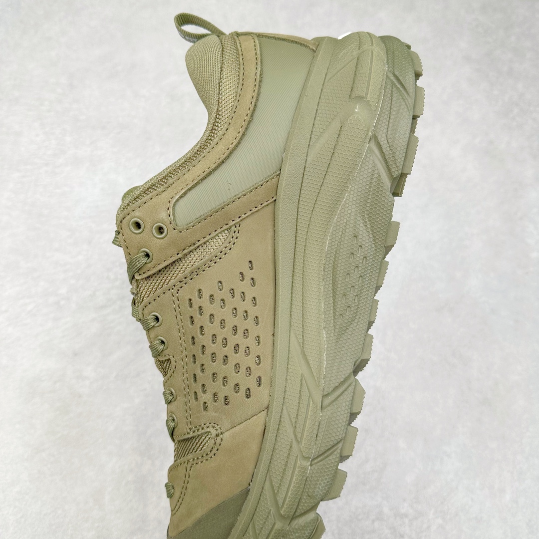图片[7]-＃纯原 HOKA ONE ONE Tor Uitra Low 托亚潮流户外越野登山功能鞋 鞋款利用机能、户外、复古元素将都市型格与户外机能无缝结合 既能自由穿梭于城市的钢筋水泥之间 也能轻松演绎山系潮流搭配 全粒面皮革结合模压鞋口 提升持久耐穿度 直至鞋头的鞋带设计 舒适灵活的调节 搭配鞋头处HOKA ONE ONE飞翼纹饰 营造了个性十足的张扬气场 Tor Ultra 配备 Vibram® 鞋底与 EVA 和RMAT® 中底 给穿著者最佳的抓地力及舒适性 另外中底的金属摇杆可稳定脚部行程 当走过崎岖山路时依然让脚部得到平稳的感觉 而整对鞋以皮革和耐用尼龙布材打造 与坚固的鞋底相结合 可以牢固地支撑脚部和脚踝 另外外层搭载的Event技术 保持鞋履防水以及鞋内透气作用 尺码：36 36.5 37.5 38 38.5 39 40 40.5 41 42 42.5 43 44 44.5 45-选品中心