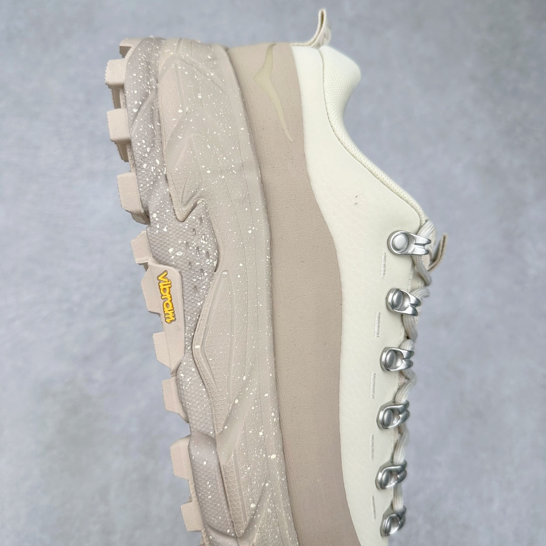 图片[6]-＃纯原 HOKA ONE ONE Tor Uitra Low 托亚潮流户外越野登山功能鞋 鞋款利用机能、户外、复古元素将都市型格与户外机能无缝结合 既能自由穿梭于城市的钢筋水泥之间 也能轻松演绎山系潮流搭配 全粒面皮革结合模压鞋口 提升持久耐穿度 直至鞋头的鞋带设计 舒适灵活的调节 搭配鞋头处HOKA ONE ONE飞翼纹饰 营造了个性十足的张扬气场 Tor Ultra 配备 Vibram® 鞋底与 EVA 和RMAT® 中底 给穿著者最佳的抓地力及舒适性 另外中底的金属摇杆可稳定脚部行程 当走过崎岖山路时依然让脚部得到平稳的感觉 而整对鞋以皮革和耐用尼龙布材打造 与坚固的鞋底相结合 可以牢固地支撑脚部和脚踝 另外外层搭载的Event技术 保持鞋履防水以及鞋内透气作用 尺码：36 36.5 37.5 38 38.5 39 40 40.5 41 42 42.5 43 44 44.5 45-选品中心