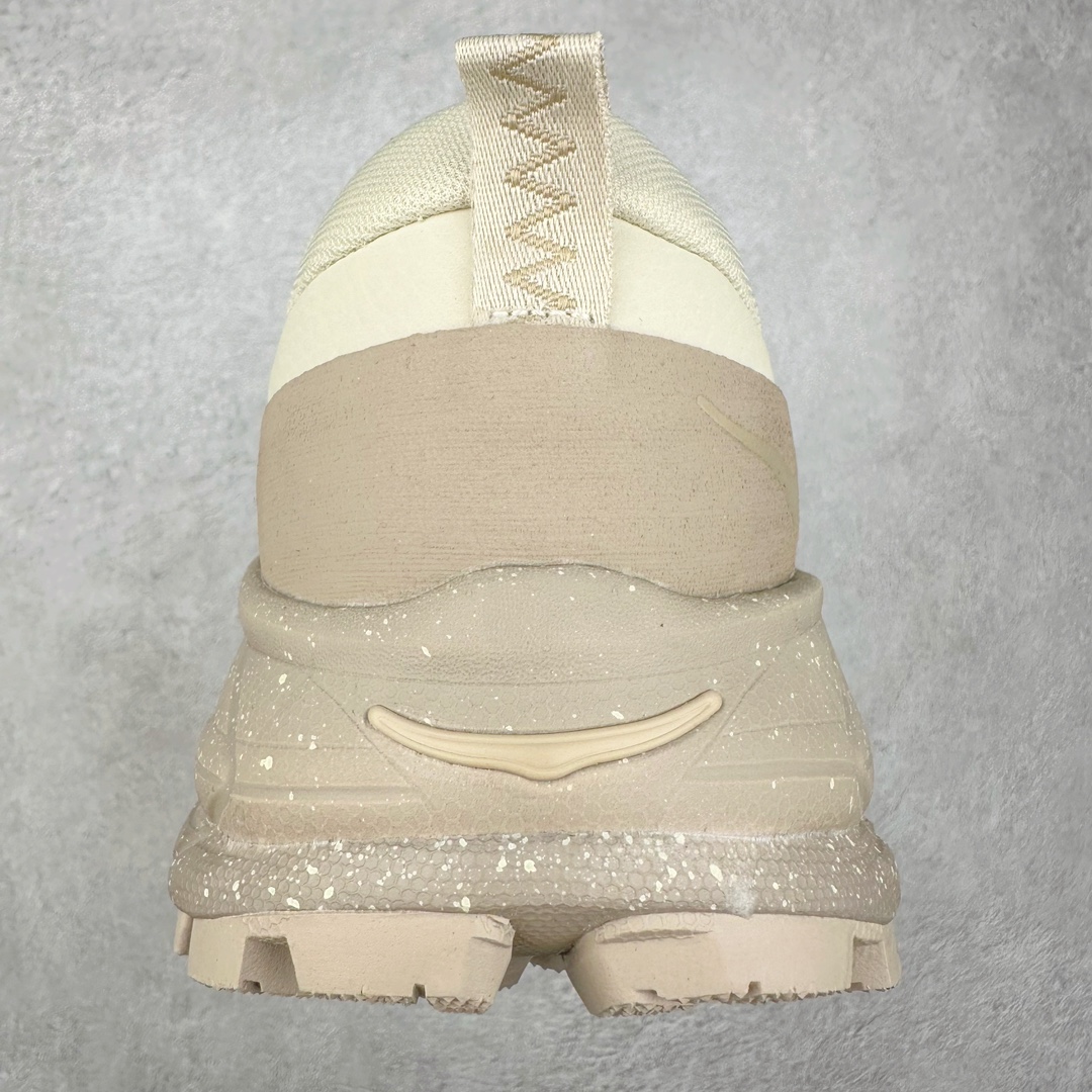 图片[8]-＃纯原 HOKA ONE ONE Tor Uitra Low 托亚潮流户外越野登山功能鞋 鞋款利用机能、户外、复古元素将都市型格与户外机能无缝结合 既能自由穿梭于城市的钢筋水泥之间 也能轻松演绎山系潮流搭配 全粒面皮革结合模压鞋口 提升持久耐穿度 直至鞋头的鞋带设计 舒适灵活的调节 搭配鞋头处HOKA ONE ONE飞翼纹饰 营造了个性十足的张扬气场 Tor Ultra 配备 Vibram® 鞋底与 EVA 和RMAT® 中底 给穿著者最佳的抓地力及舒适性 另外中底的金属摇杆可稳定脚部行程 当走过崎岖山路时依然让脚部得到平稳的感觉 而整对鞋以皮革和耐用尼龙布材打造 与坚固的鞋底相结合 可以牢固地支撑脚部和脚踝 另外外层搭载的Event技术 保持鞋履防水以及鞋内透气作用 尺码：36 36.5 37.5 38 38.5 39 40 40.5 41 42 42.5 43 44 44.5 45-选品中心