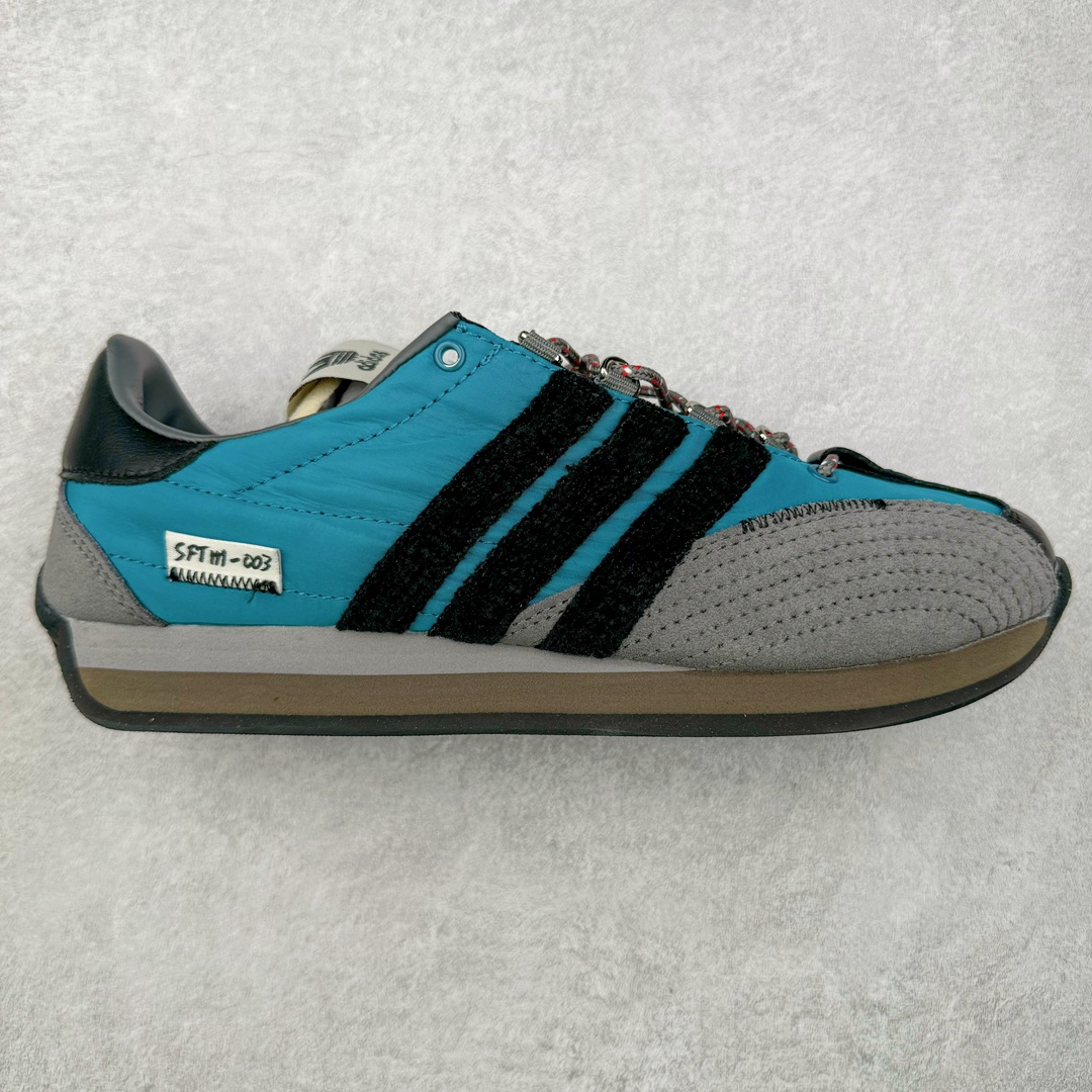 ＃特价福利 Song for the Mute x AD Originals SFTM-003 联名款复古慢跑鞋 Originals与时装品牌Song for the Mute即将迎来第三个合作系列 这个系列主打的也是怀旧的氛围 采用了Country OG这个诞生于上世纪70年代的鞋款 尼龙和绒面革的梦幻拼接 低调而富有质感 呈现SFTM一贯的面料美学 三款不同风格的配色 亮点十足的斑点鞋带 体现怀旧主义和前卫设计无缝交织 鞋款采用了低帮的造型 方便日常穿着 同时对于外底做了处理 皮革材质和尼龙布材质的组合也更具是时代感 尺码：36 36.5 37 38 38.5 39 40 40.5 41 42 42.5 43 44 44.5 45-选品中心