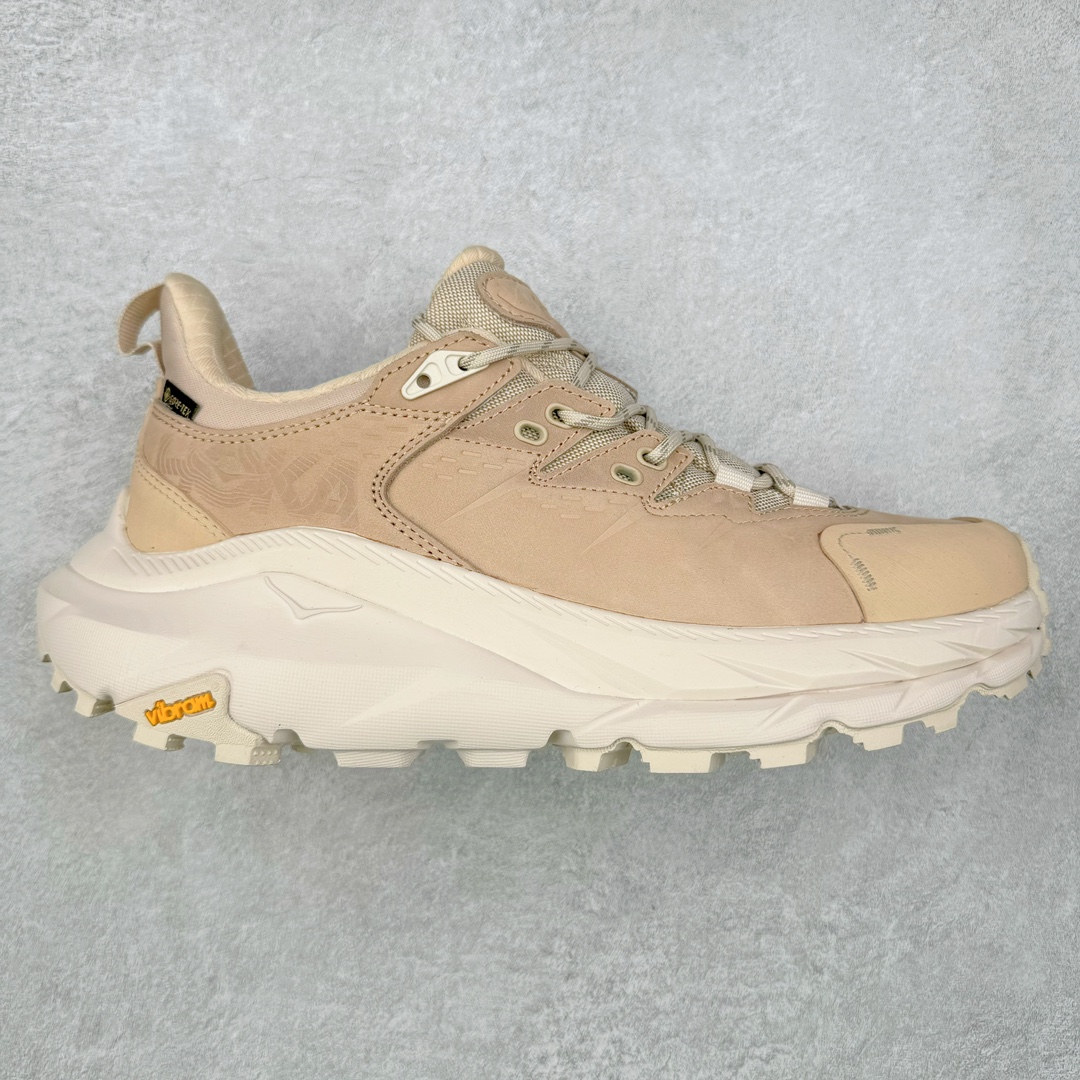 ＃纯原 HOKA ONE ONE Tor Uitra Low 托亚潮流户外越野登山功能鞋 鞋款利用机能、户外、复古元素将都市型格与户外机能无缝结合 既能自由穿梭于城市的钢筋水泥之间 也能轻松演绎山系潮流搭配 全粒面皮革结合模压鞋口 提升持久耐穿度 直至鞋头的鞋带设计 舒适灵活的调节 搭配鞋头处HOKA ONE ONE飞翼纹饰 营造了个性十足的张扬气场 Tor Ultra 配备 Vibram® 鞋底与 EVA 和RMAT® 中底 给穿著者最佳的抓地力及舒适性 另外中底的金属摇杆可稳定脚部行程 当走过崎岖山路时依然让脚部得到平稳的感觉 而整对鞋以皮革和耐用尼龙布材打造 与坚固的鞋底相结合 可以牢固地支撑脚部和脚踝 另外外层搭载的Event技术 保持鞋履防水以及鞋内透气作用 尺码：36 36.5 37.5 38 38.5 39 40 40.5 41 42 42.5 43 44 44.5 45-选品中心