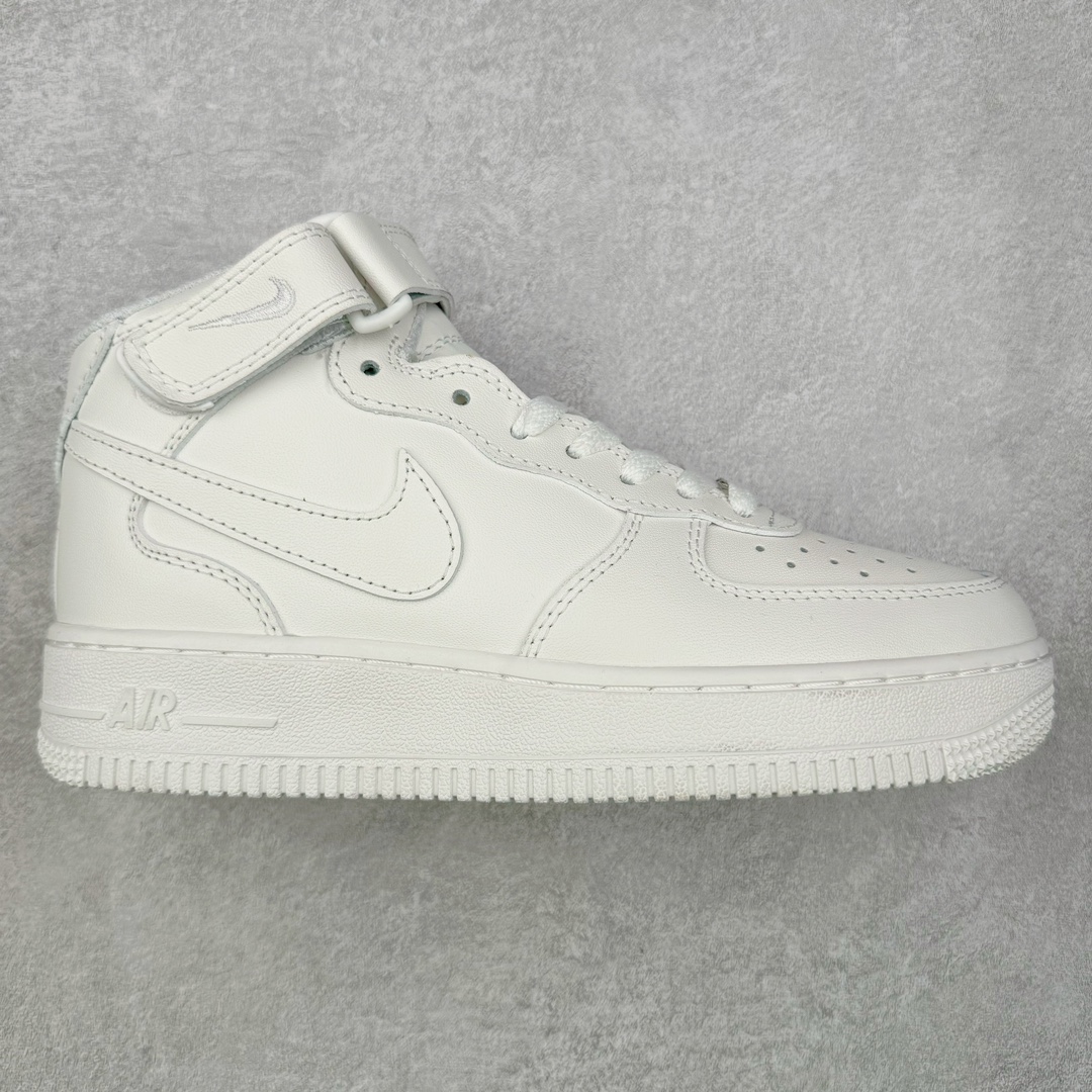 ＃特价福利 NK Air Force 1 Mid 空军一号中帮高帮百搭休闲运动板鞋 全白 315123-111 全网最具性价比版本没有之一 2022全新楦头鞋型 鱼鳞大底 历时开发三个月 清洁度完美 二维码鞋标 内置芯片及solo气垫 大底高度及其弧度依照正品 钢印 logo刺绣 鞋口弧度 鞋头长度 鞋面冲孔 鞋垫背胶及钢印 完美鞋型对比正品 每一处都是细节满满 尺码：36 36.5 37.5 38 38.5 39 40 40.5 41 42 42.5 43 44 44.5 45 46-选品中心