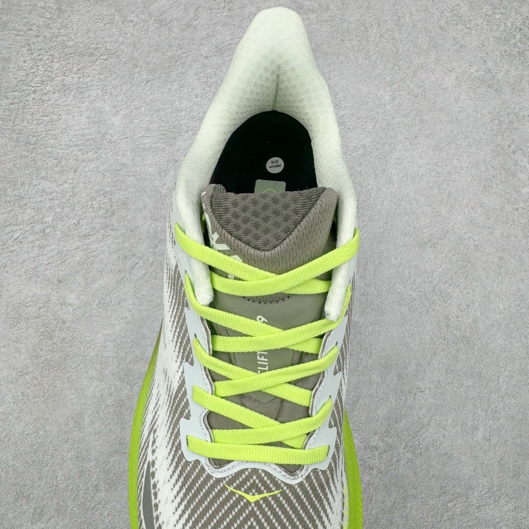 图片[5]-＃HK纯原 HOKA ONE ONE Clifton 克里夫顿9代专业性能减震公路跑步鞋 美国特供批次 轻盈透气的针织网面和纱线的使用让鞋面更挺拔 增强鞋面的强度和支撑性能 搭配柔软的鞋舌 让双脚在舒适包裹中跑的更加畅快 全新泡棉中底 柔软的同时增强回弹性能 为不同跑者提供更平稳流畅的脚感 带来全面的缓冲保护 根据人体工程学设计的延长拉襟 后跟处弹软的海绵填充舒适固定 避免掉跟和摩擦 相比上一代光滑的内衬 Clifton 9的内衬增强了摩擦力 避免双脚在鞋内滑动 尺码：36 36.5 37.5 38 38.5 39 40 40.5 41 42 42.5 43 44 44.5 45-选品中心