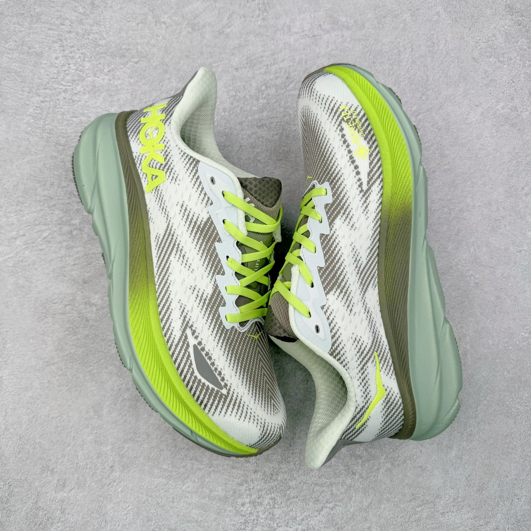 图片[3]-＃HK纯原 HOKA ONE ONE Clifton 克里夫顿9代专业性能减震公路跑步鞋 美国特供批次 轻盈透气的针织网面和纱线的使用让鞋面更挺拔 增强鞋面的强度和支撑性能 搭配柔软的鞋舌 让双脚在舒适包裹中跑的更加畅快 全新泡棉中底 柔软的同时增强回弹性能 为不同跑者提供更平稳流畅的脚感 带来全面的缓冲保护 根据人体工程学设计的延长拉襟 后跟处弹软的海绵填充舒适固定 避免掉跟和摩擦 相比上一代光滑的内衬 Clifton 9的内衬增强了摩擦力 避免双脚在鞋内滑动 尺码：36 36.5 37.5 38 38.5 39 40 40.5 41 42 42.5 43 44 44.5 45-选品中心