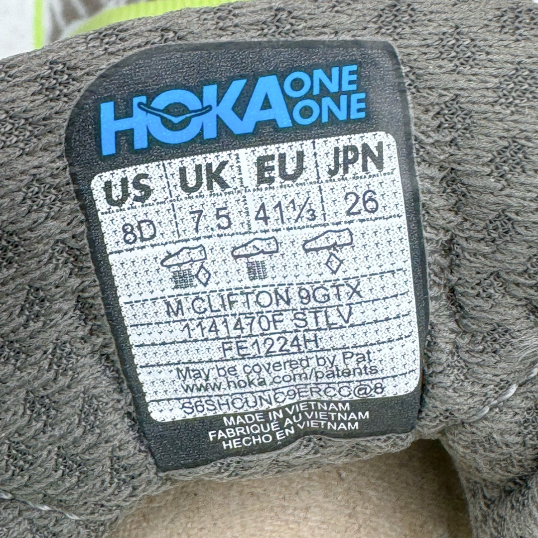 图片[11]-＃HK纯原 HOKA ONE ONE Clifton 克里夫顿9代专业性能减震公路跑步鞋 美国特供批次 轻盈透气的针织网面和纱线的使用让鞋面更挺拔 增强鞋面的强度和支撑性能 搭配柔软的鞋舌 让双脚在舒适包裹中跑的更加畅快 全新泡棉中底 柔软的同时增强回弹性能 为不同跑者提供更平稳流畅的脚感 带来全面的缓冲保护 根据人体工程学设计的延长拉襟 后跟处弹软的海绵填充舒适固定 避免掉跟和摩擦 相比上一代光滑的内衬 Clifton 9的内衬增强了摩擦力 避免双脚在鞋内滑动 尺码：36 36.5 37.5 38 38.5 39 40 40.5 41 42 42.5 43 44 44.5 45-选品中心