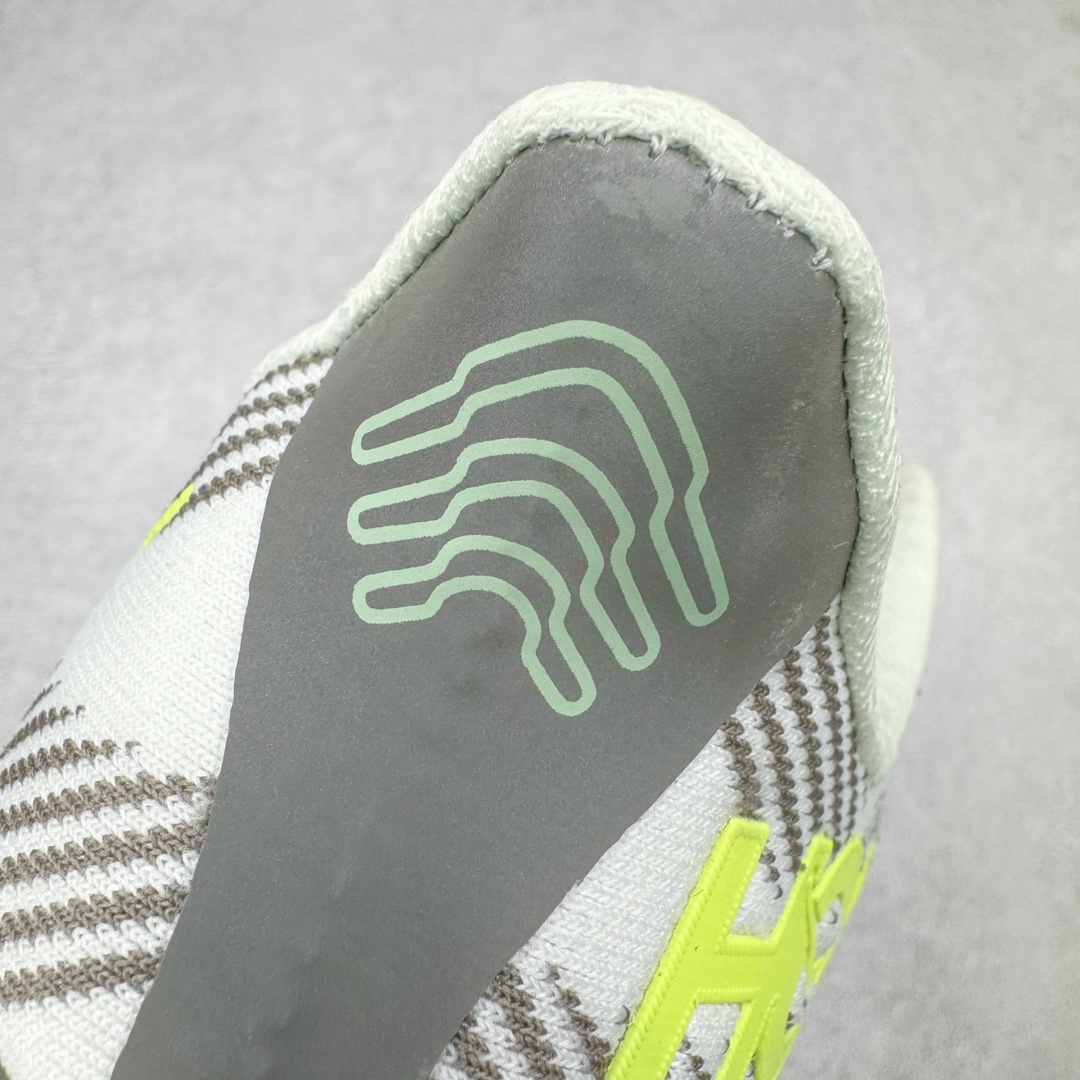 图片[14]-＃HK纯原 HOKA ONE ONE Clifton 克里夫顿9代专业性能减震公路跑步鞋 美国特供批次 轻盈透气的针织网面和纱线的使用让鞋面更挺拔 增强鞋面的强度和支撑性能 搭配柔软的鞋舌 让双脚在舒适包裹中跑的更加畅快 全新泡棉中底 柔软的同时增强回弹性能 为不同跑者提供更平稳流畅的脚感 带来全面的缓冲保护 根据人体工程学设计的延长拉襟 后跟处弹软的海绵填充舒适固定 避免掉跟和摩擦 相比上一代光滑的内衬 Clifton 9的内衬增强了摩擦力 避免双脚在鞋内滑动 尺码：36 36.5 37.5 38 38.5 39 40 40.5 41 42 42.5 43 44 44.5 45-选品中心