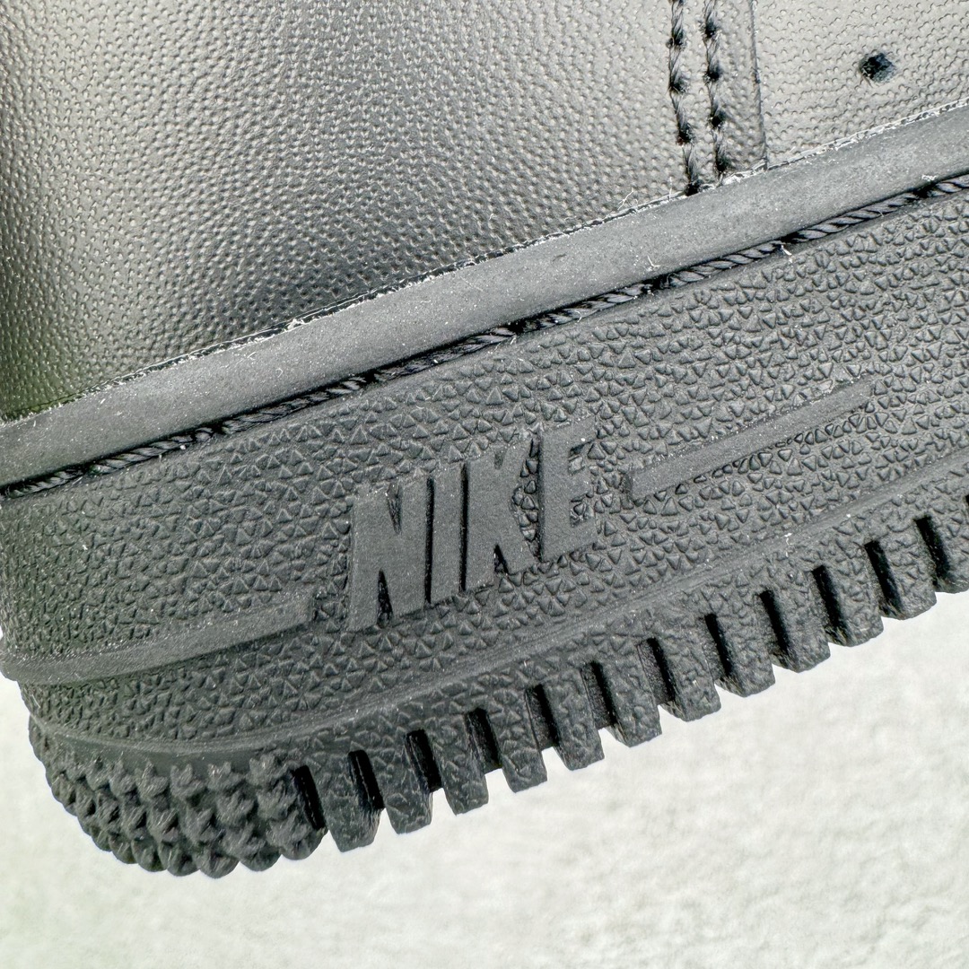 图片[15]-＃G版纯原 NK Air Force 1 Low \’07 空军一号低帮经典板鞋童鞋 中小童 纯黑 DH2925-001 同步官方2022全新版本 不规则波浪大底咬花 全鞋电脑针车 工整有序 视觉效果满分 原厂拉帮手法 标准四线 密度针距针孔大小控制到位 原装反口里网布海绵 正确卡色网眼大小 新版鞋撑改用纸团代替 原厂港宝加持完美还原灵魂版型 原盒原配从里到外百分百还原 原厂全头层原厂皮料 原标原盒 内置Sole气垫 中底白色背胶 中底划线 已经无限的接近公司 原厂楦头 原厂刺绣 后跟弧度修正 尺码同步官方：25 26 27.5 28 28.5 29.5 30 31 31.5 32 33 33.5 34 35-选品中心