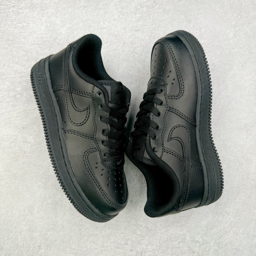 图片[3]-＃G版纯原 NK Air Force 1 Low \’07 空军一号低帮经典板鞋童鞋 中小童 纯黑 DH2925-001 同步官方2022全新版本 不规则波浪大底咬花 全鞋电脑针车 工整有序 视觉效果满分 原厂拉帮手法 标准四线 密度针距针孔大小控制到位 原装反口里网布海绵 正确卡色网眼大小 新版鞋撑改用纸团代替 原厂港宝加持完美还原灵魂版型 原盒原配从里到外百分百还原 原厂全头层原厂皮料 原标原盒 内置Sole气垫 中底白色背胶 中底划线 已经无限的接近公司 原厂楦头 原厂刺绣 后跟弧度修正 尺码同步官方：25 26 27.5 28 28.5 29.5 30 31 31.5 32 33 33.5 34 35-选品中心