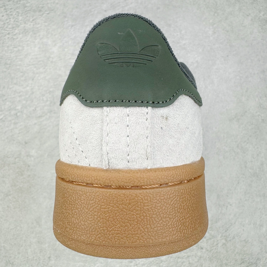 图片[8]-AD Originals Campus 00s 学院系列面包风经典复古低帮百搭休闲运动板鞋 IF4336 这次 Originals 选择了以经典复古鞋型 Campus 为蓝本打造全新面包鞋 这款鞋型联名不断 冠希当年对它更是钟爱有加 论牌面丝毫不输贝壳头、Forum 等大热鞋型 这次 Campus 一改 80 年代的瘦长造型 鞋舌、鞋身、鞋底甚至细节都变大了 营造出千禧年前后流行的面包鞋宽大廓形 因此鞋名改为 Campus 00s 鞋身采用绒面皮料搭配白色常规皮革 质感上还是延续了经典 Campus 的设计 鞋舌填充更加饱满 让鞋款整体看起来更加圆润 搭配上这款浅蓝配色 「蓝胖子」造型真的很可爱 鞋舌还加入了与以往 Campus 不同的全新三叶草 Logo 令造型更具千禧气息 鞋带也采用了加宽的设计 如果你不喜欢 这次还附送了传统鞋带可以替换 鞋底采用了米黄做旧设计 凸显鞋款的复古年代感 除了清新可人的浅蓝配色 还有一款酷灰配色 造型更加硬朗复古 而且相比浅蓝配色更加耐脏 尺码：36 36⅔ 37⅓ 38 38⅔ 39⅓ 40 40⅔ 41⅓ 42 42⅔ 43⅓ 44 45-选品中心