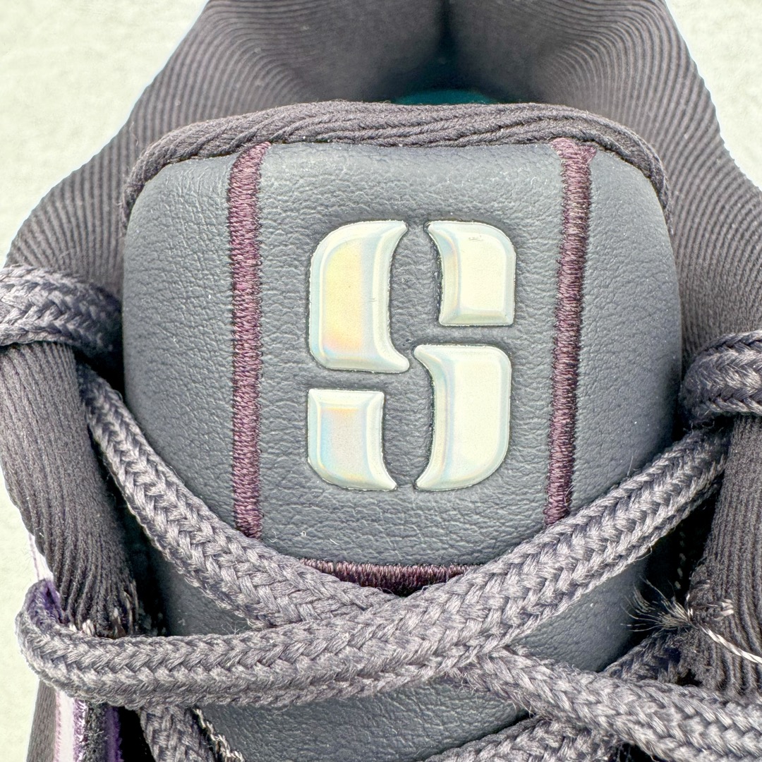 图片[14]-＃Max/灭世 NK Sabrina 2 萨布丽娜二代签名减震防滑低帮篮球鞋 首发配色 电光紫 FZ1517-500 革新登场🌪🔝颠覆革新出货‼️缓震配置独家革新！实战属性直接拉满👊🏻实战天花板上限再度提升！实战亲测-性能体验吊打国产同价位鞋款 ⚫️前掌扇形zoom➕增配中足抗扭片➕增配后掌马蹄ZOOM气垫（正品仅配置前掌扇形zoom） 完美解决 正品抗扭不足问题 ⚫️采用科比5代鞋楦以及龙骨数据打造！前后落差仅6mm！小科5实至名归！ ⚫️鞋身➕鞋头增配高频补强层，提升鞋头以及脚踝支撑性 ⚫️鞋垫采用高弹缓震垫材质-磨合一场直接贴合脚型☑️ ⚫️外底加厚2mm，升级止滑配方，磨合一次，抓地原地起飞 后卫旗舰有且只在灭世纯原（支持市场任意货品正面PK） 真材实料，肉眼可见！革新升级绝非空穴来风！灭世纯原内外兼修，用态度诠释最强实战货品👊🏻 尺码：39-46（尺码建议：标准亚洲楦 无需大半码）-选品中心