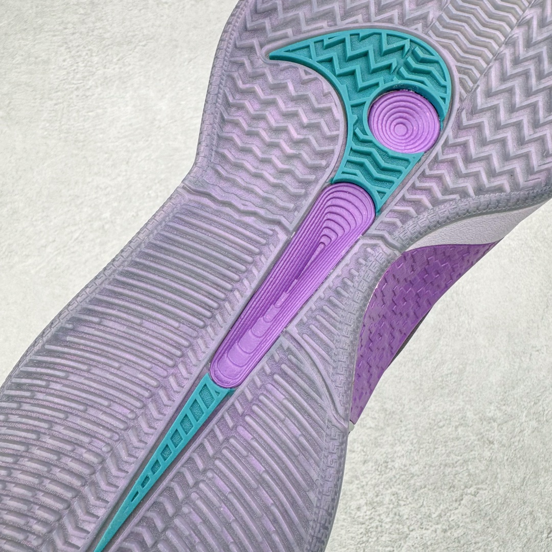 图片[18]-＃Max/灭世 NK Sabrina 2 萨布丽娜二代签名减震防滑低帮篮球鞋 首发配色 电光紫 FZ1517-500 革新登场🌪🔝颠覆革新出货‼️缓震配置独家革新！实战属性直接拉满👊🏻实战天花板上限再度提升！实战亲测-性能体验吊打国产同价位鞋款 ⚫️前掌扇形zoom➕增配中足抗扭片➕增配后掌马蹄ZOOM气垫（正品仅配置前掌扇形zoom） 完美解决 正品抗扭不足问题 ⚫️采用科比5代鞋楦以及龙骨数据打造！前后落差仅6mm！小科5实至名归！ ⚫️鞋身➕鞋头增配高频补强层，提升鞋头以及脚踝支撑性 ⚫️鞋垫采用高弹缓震垫材质-磨合一场直接贴合脚型☑️ ⚫️外底加厚2mm，升级止滑配方，磨合一次，抓地原地起飞 后卫旗舰有且只在灭世纯原（支持市场任意货品正面PK） 真材实料，肉眼可见！革新升级绝非空穴来风！灭世纯原内外兼修，用态度诠释最强实战货品👊🏻 尺码：39-46（尺码建议：标准亚洲楦 无需大半码）-选品中心