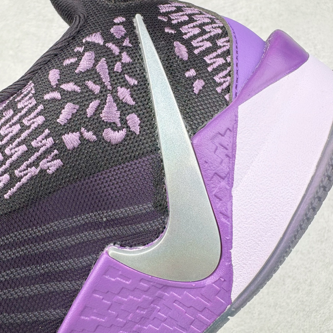 图片[13]-＃Max/灭世 NK Sabrina 2 萨布丽娜二代签名减震防滑低帮篮球鞋 首发配色 电光紫 FZ1517-500 革新登场🌪🔝颠覆革新出货‼️缓震配置独家革新！实战属性直接拉满👊🏻实战天花板上限再度提升！实战亲测-性能体验吊打国产同价位鞋款 ⚫️前掌扇形zoom➕增配中足抗扭片➕增配后掌马蹄ZOOM气垫（正品仅配置前掌扇形zoom） 完美解决 正品抗扭不足问题 ⚫️采用科比5代鞋楦以及龙骨数据打造！前后落差仅6mm！小科5实至名归！ ⚫️鞋身➕鞋头增配高频补强层，提升鞋头以及脚踝支撑性 ⚫️鞋垫采用高弹缓震垫材质-磨合一场直接贴合脚型☑️ ⚫️外底加厚2mm，升级止滑配方，磨合一次，抓地原地起飞 后卫旗舰有且只在灭世纯原（支持市场任意货品正面PK） 真材实料，肉眼可见！革新升级绝非空穴来风！灭世纯原内外兼修，用态度诠释最强实战货品👊🏻 尺码：39-46（尺码建议：标准亚洲楦 无需大半码）-选品中心