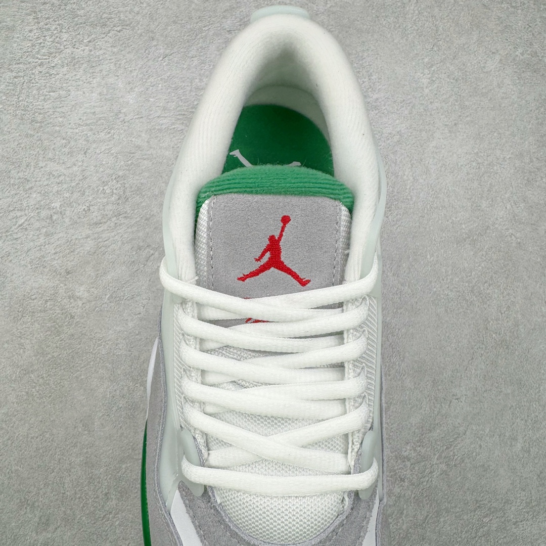 图片[5]-＃KZ纯原 Air Jordan AJ4 RM 重制版低帮复古篮球鞋 白绿绿松石 FQ7939-103 亲自操刀耗时半年巨作 全套原纸板楦头开发 确保原汁原味 完美呈现版型 一比一鞋头弧度高度鞋身弧度 原厂TPU 正确内里网布 菱角分明不变形无多余毛边 柔软性质感一致于原鞋 原厂织唛标 原厂飞人电绣工艺 尾指中部跳三针 独家绑鞋带手法 印刷中底布 四线拉帮 米色美纹纸贴合固定 进口港宝加持 后跟自然饱满 全鞋荧光划线卡点 追求极致完美 每一双都是工艺品 多重QC质检 超越公司货的品控标准 实实在在的免检产品 采用了低帮的设计 并保留了众多AJ4的经典元素 鞋身以皮革、麂皮材质拼接打造 AJ4经典的TPU材质延伸至后跟 增强鞋款稳定性 而鞋身侧面的网格设计则被取消 尾部的NIKE AIR标志也得到保留 并同时带有飞人logo 中底部分同样搭载了可视AIR气垫 鞋底采用米白色中底和外底呈现 为整个设计收尾 尺码：36 36.5 37.5 38 38.5 39 40 40.5 41 42 42.5 43 44 44.5 45 46 47.5-选品中心