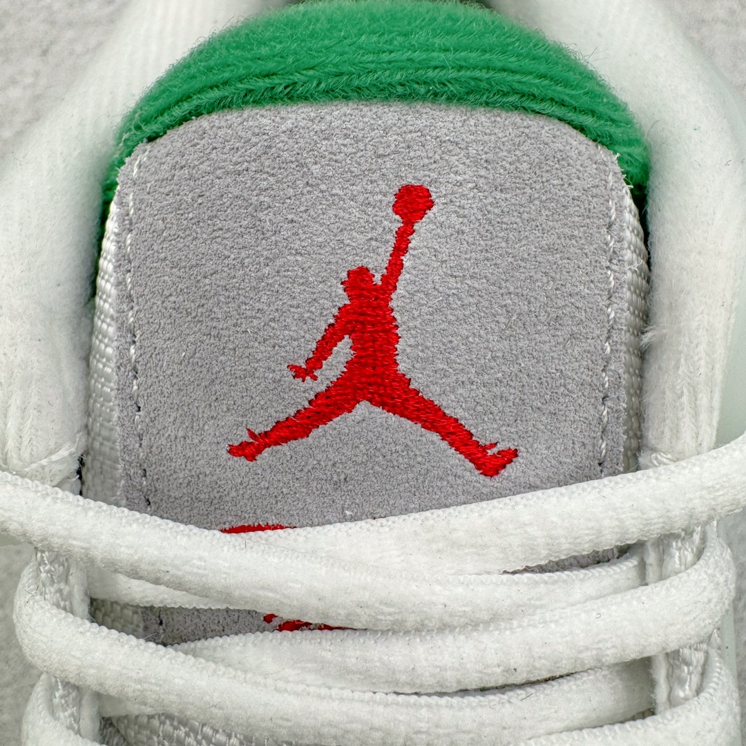 图片[14]-＃KZ纯原 Air Jordan AJ4 RM 重制版低帮复古篮球鞋 白绿绿松石 FQ7939-103 亲自操刀耗时半年巨作 全套原纸板楦头开发 确保原汁原味 完美呈现版型 一比一鞋头弧度高度鞋身弧度 原厂TPU 正确内里网布 菱角分明不变形无多余毛边 柔软性质感一致于原鞋 原厂织唛标 原厂飞人电绣工艺 尾指中部跳三针 独家绑鞋带手法 印刷中底布 四线拉帮 米色美纹纸贴合固定 进口港宝加持 后跟自然饱满 全鞋荧光划线卡点 追求极致完美 每一双都是工艺品 多重QC质检 超越公司货的品控标准 实实在在的免检产品 采用了低帮的设计 并保留了众多AJ4的经典元素 鞋身以皮革、麂皮材质拼接打造 AJ4经典的TPU材质延伸至后跟 增强鞋款稳定性 而鞋身侧面的网格设计则被取消 尾部的NIKE AIR标志也得到保留 并同时带有飞人logo 中底部分同样搭载了可视AIR气垫 鞋底采用米白色中底和外底呈现 为整个设计收尾 尺码：36 36.5 37.5 38 38.5 39 40 40.5 41 42 42.5 43 44 44.5 45 46 47.5-选品中心