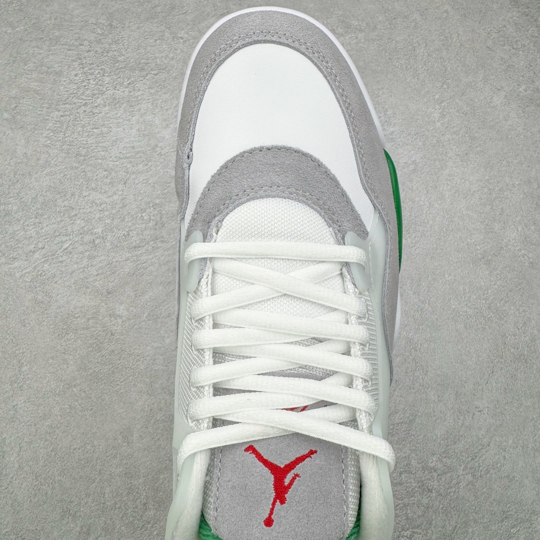 图片[4]-＃KZ纯原 Air Jordan AJ4 RM 重制版低帮复古篮球鞋 白绿绿松石 FQ7939-103 亲自操刀耗时半年巨作 全套原纸板楦头开发 确保原汁原味 完美呈现版型 一比一鞋头弧度高度鞋身弧度 原厂TPU 正确内里网布 菱角分明不变形无多余毛边 柔软性质感一致于原鞋 原厂织唛标 原厂飞人电绣工艺 尾指中部跳三针 独家绑鞋带手法 印刷中底布 四线拉帮 米色美纹纸贴合固定 进口港宝加持 后跟自然饱满 全鞋荧光划线卡点 追求极致完美 每一双都是工艺品 多重QC质检 超越公司货的品控标准 实实在在的免检产品 采用了低帮的设计 并保留了众多AJ4的经典元素 鞋身以皮革、麂皮材质拼接打造 AJ4经典的TPU材质延伸至后跟 增强鞋款稳定性 而鞋身侧面的网格设计则被取消 尾部的NIKE AIR标志也得到保留 并同时带有飞人logo 中底部分同样搭载了可视AIR气垫 鞋底采用米白色中底和外底呈现 为整个设计收尾 尺码：36 36.5 37.5 38 38.5 39 40 40.5 41 42 42.5 43 44 44.5 45 46 47.5-选品中心