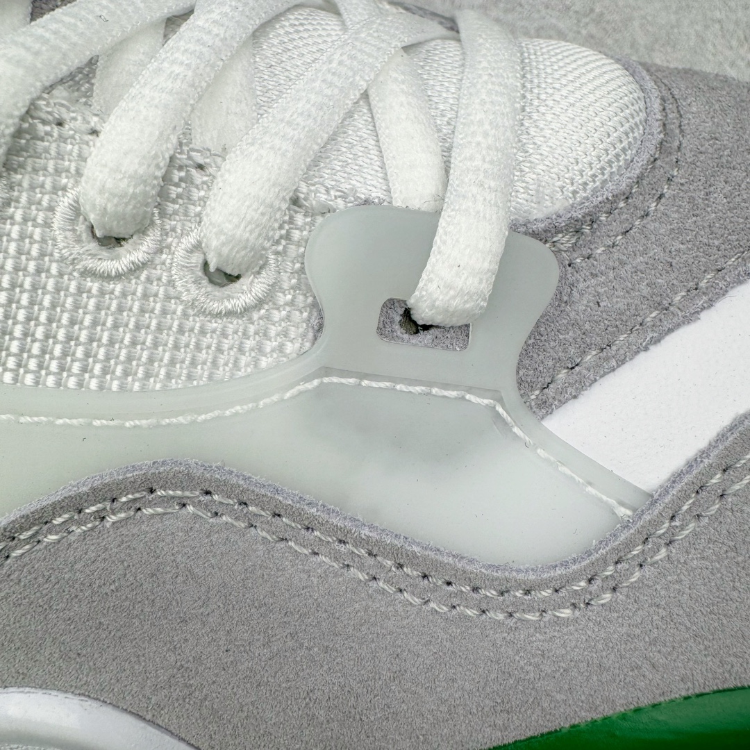 图片[19]-＃KZ纯原 Air Jordan AJ4 RM 重制版低帮复古篮球鞋 白绿绿松石 FQ7939-103 亲自操刀耗时半年巨作 全套原纸板楦头开发 确保原汁原味 完美呈现版型 一比一鞋头弧度高度鞋身弧度 原厂TPU 正确内里网布 菱角分明不变形无多余毛边 柔软性质感一致于原鞋 原厂织唛标 原厂飞人电绣工艺 尾指中部跳三针 独家绑鞋带手法 印刷中底布 四线拉帮 米色美纹纸贴合固定 进口港宝加持 后跟自然饱满 全鞋荧光划线卡点 追求极致完美 每一双都是工艺品 多重QC质检 超越公司货的品控标准 实实在在的免检产品 采用了低帮的设计 并保留了众多AJ4的经典元素 鞋身以皮革、麂皮材质拼接打造 AJ4经典的TPU材质延伸至后跟 增强鞋款稳定性 而鞋身侧面的网格设计则被取消 尾部的NIKE AIR标志也得到保留 并同时带有飞人logo 中底部分同样搭载了可视AIR气垫 鞋底采用米白色中底和外底呈现 为整个设计收尾 尺码：36 36.5 37.5 38 38.5 39 40 40.5 41 42 42.5 43 44 44.5 45 46 47.5-选品中心