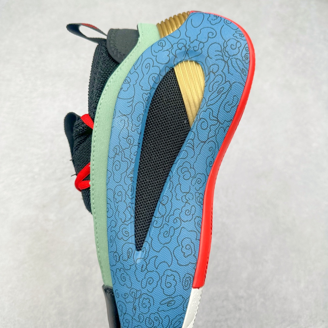 图片[7]-AD Harden Vol. 8 哈登八代签名篮球鞋 IE2693 采用了“袜套式”设计，在十多年前这一设计极为风靡，将帅气和简洁融为一体。现在Harden Vol. 8将袜套鞋领重新拾起，并配合内靴，易穿脱且包裹佳。泪滴形EVA结构骨架提供横向支持和快速移动时的稳定性。全掌JET BOOST科技提供缓震和能量反馈，助你整场保持活力。多向“JH”抓地纹路设计提供优秀抓地力，使球员能够在场上迅速变向、急停或启动，更好地掌控比赛。尺码：40 40.5 41 42 42.5 43 44 44.5 45 46-选品中心