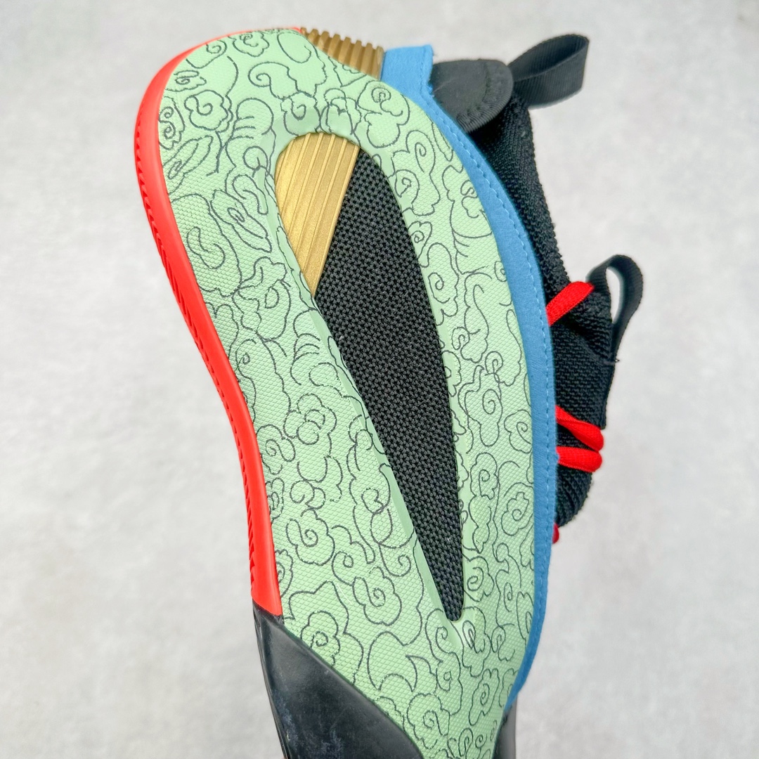 图片[6]-AD Harden Vol. 8 哈登八代签名篮球鞋 IE2693 采用了“袜套式”设计，在十多年前这一设计极为风靡，将帅气和简洁融为一体。现在Harden Vol. 8将袜套鞋领重新拾起，并配合内靴，易穿脱且包裹佳。泪滴形EVA结构骨架提供横向支持和快速移动时的稳定性。全掌JET BOOST科技提供缓震和能量反馈，助你整场保持活力。多向“JH”抓地纹路设计提供优秀抓地力，使球员能够在场上迅速变向、急停或启动，更好地掌控比赛。尺码：40 40.5 41 42 42.5 43 44 44.5 45 46-选品中心