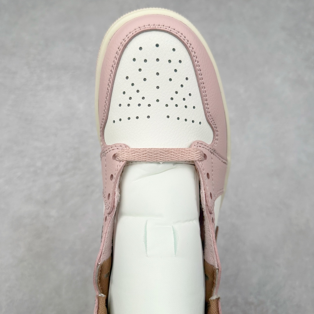 图片[4]-＃DT纯原 Air Jordan AJ1 Mid 中帮 粉棕 BQ6472-620 终端优势供应 市面中低帮最具代表性版本没有之一 口碑大厂出品 品控大底版型不断改良更新 全套原纸板楦头开发 确保原汁原味 完美呈现版型 完美零毛边处理 原厂内置全掌气垫 价格定位良心 平台专用代工流水线出品 一眼公司既视感 拿到手的一瞬间就与众不同 碾压市面所有版本 全部原鞋开发 每一个配色都会采购原鞋确认细节 打破市面看图做货无好货之说 尺码：35.5 36 36.5 37.5 38 38.5 39 40-选品中心