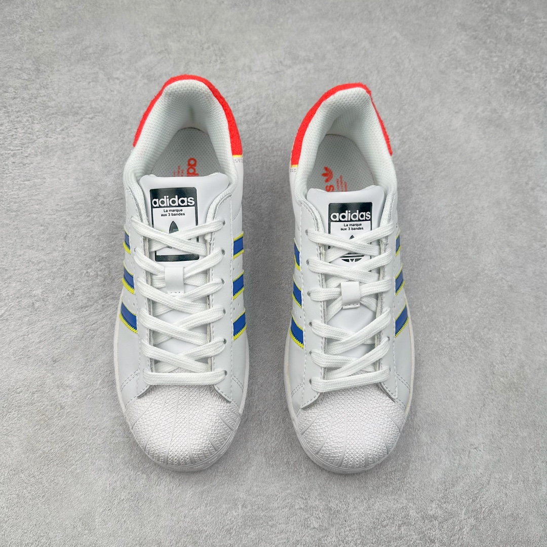 图片[2]-＃H11纯原福利 AD Originals Superstar 经典复古贝壳头板鞋 HQ1939 诞生于1969年 是第一双将全皮面鞋 身与橡胶鞋头结合在一起的低帮篮球鞋 Superstar最开始 是作为高帮篮球鞋Pro Model的低帮版本而出现的 但因为其独特和醒目的橡胶鞋头造型而让大家熟知 被大家形象地称为\\\”shelltoe\\\”贝壳头 在70年代的美国职业篮球场上 接近3/4的NBA球员都将这双Superstar作为场上用鞋 80年代之后 经过不断的改良和发展 Superstar逐渐成为横跨时装、音乐、街头文化、休闲和运动等各大领域的时尚潮鞋 尺码：35.5 36 36.5 37 38 38.5 39 40 40.5 41 42 42.5 43 44 44.5 45-选品中心