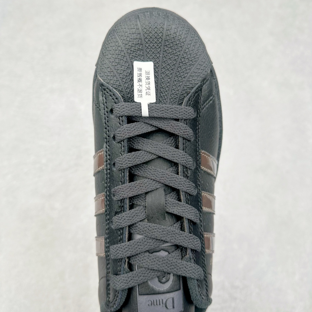 图片[4]-＃H11纯原福利 AD Originals Superstar 经典复古贝壳头板鞋 FZ6003 诞生于1969年 是第一双将全皮面鞋 身与橡胶鞋头结合在一起的低帮篮球鞋 Superstar最开始 是作为高帮篮球鞋Pro Model的低帮版本而出现的 但因为其独特和醒目的橡胶鞋头造型而让大家熟知 被大家形象地称为\\\”shelltoe\\\”贝壳头 在70年代的美国职业篮球场上 接近3/4的NBA球员都将这双Superstar作为场上用鞋 80年代之后 经过不断的改良和发展 Superstar逐渐成为横跨时装、音乐、街头文化、休闲和运动等各大领域的时尚潮鞋 尺码：35.5 36 36.5 37 38 38.5 39 40 40.5 41 42 42.5 43 44 44.5 45-选品中心