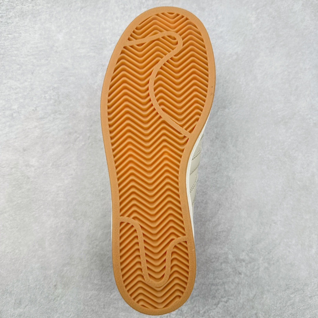 图片[9]-＃H11纯原福利 AD Originals Superstar 经典复古贝壳头板鞋 ID4683 诞生于1969年 是第一双将全皮面鞋 身与橡胶鞋头结合在一起的低帮篮球鞋 Superstar最开始 是作为高帮篮球鞋Pro Model的低帮版本而出现的 但因为其独特和醒目的橡胶鞋头造型而让大家熟知 被大家形象地称为\\\”shelltoe\\\”贝壳头 在70年代的美国职业篮球场上 接近3/4的NBA球员都将这双Superstar作为场上用鞋 80年代之后 经过不断的改良和发展 Superstar逐渐成为横跨时装、音乐、街头文化、休闲和运动等各大领域的时尚潮鞋 尺码：35.5 36 36.5 37 38 38.5 39 40 40.5 41 42 42.5 43 44 44.5 45-选品中心