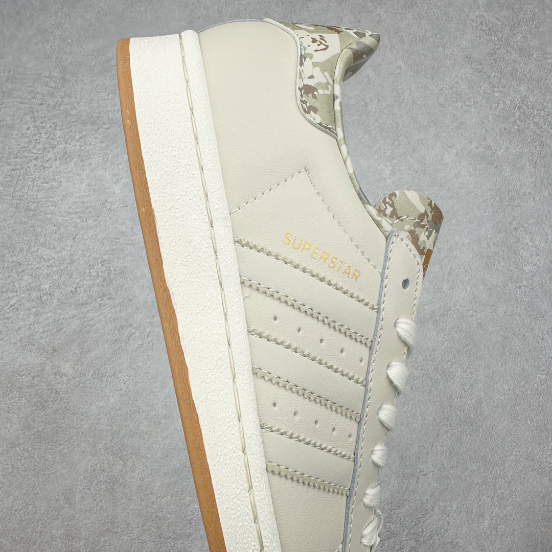 图片[6]-＃H11纯原福利 AD Originals Superstar 经典复古贝壳头板鞋 ID4683 诞生于1969年 是第一双将全皮面鞋 身与橡胶鞋头结合在一起的低帮篮球鞋 Superstar最开始 是作为高帮篮球鞋Pro Model的低帮版本而出现的 但因为其独特和醒目的橡胶鞋头造型而让大家熟知 被大家形象地称为\\\”shelltoe\\\”贝壳头 在70年代的美国职业篮球场上 接近3/4的NBA球员都将这双Superstar作为场上用鞋 80年代之后 经过不断的改良和发展 Superstar逐渐成为横跨时装、音乐、街头文化、休闲和运动等各大领域的时尚潮鞋 尺码：35.5 36 36.5 37 38 38.5 39 40 40.5 41 42 42.5 43 44 44.5 45-选品中心