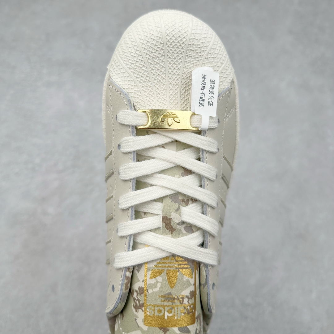 图片[4]-＃H11纯原福利 AD Originals Superstar 经典复古贝壳头板鞋 ID4683 诞生于1969年 是第一双将全皮面鞋 身与橡胶鞋头结合在一起的低帮篮球鞋 Superstar最开始 是作为高帮篮球鞋Pro Model的低帮版本而出现的 但因为其独特和醒目的橡胶鞋头造型而让大家熟知 被大家形象地称为\\\”shelltoe\\\”贝壳头 在70年代的美国职业篮球场上 接近3/4的NBA球员都将这双Superstar作为场上用鞋 80年代之后 经过不断的改良和发展 Superstar逐渐成为横跨时装、音乐、街头文化、休闲和运动等各大领域的时尚潮鞋 尺码：35.5 36 36.5 37 38 38.5 39 40 40.5 41 42 42.5 43 44 44.5 45-选品中心