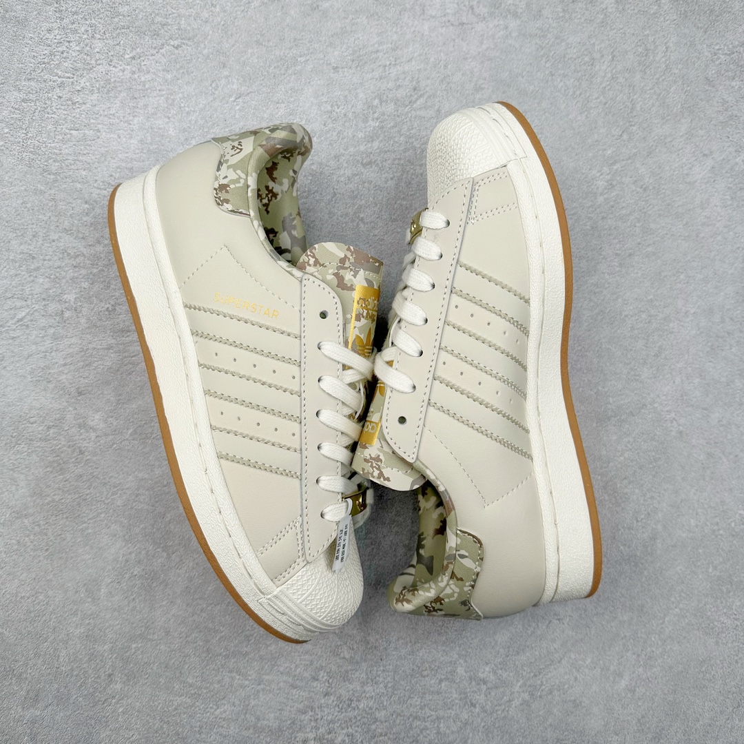 图片[3]-＃H11纯原福利 AD Originals Superstar 经典复古贝壳头板鞋 ID4683 诞生于1969年 是第一双将全皮面鞋 身与橡胶鞋头结合在一起的低帮篮球鞋 Superstar最开始 是作为高帮篮球鞋Pro Model的低帮版本而出现的 但因为其独特和醒目的橡胶鞋头造型而让大家熟知 被大家形象地称为\\\”shelltoe\\\”贝壳头 在70年代的美国职业篮球场上 接近3/4的NBA球员都将这双Superstar作为场上用鞋 80年代之后 经过不断的改良和发展 Superstar逐渐成为横跨时装、音乐、街头文化、休闲和运动等各大领域的时尚潮鞋 尺码：35.5 36 36.5 37 38 38.5 39 40 40.5 41 42 42.5 43 44 44.5 45-选品中心