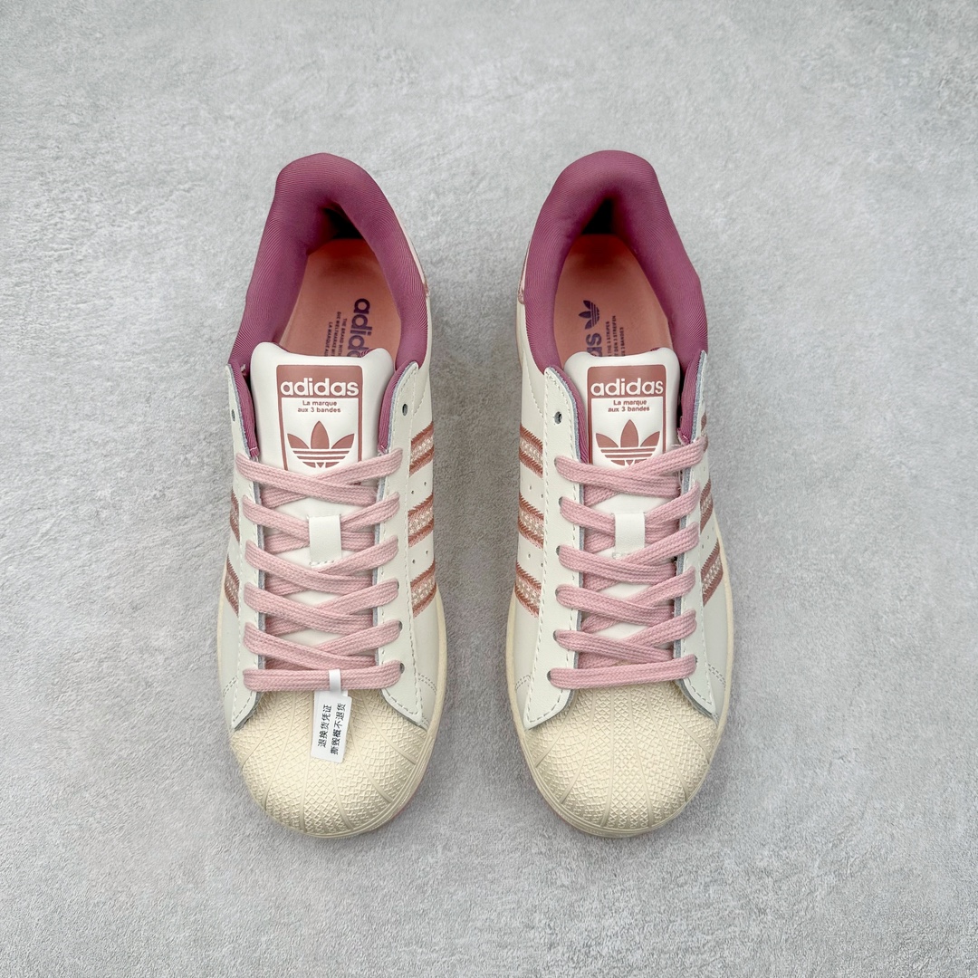 图片[2]-＃H11纯原福利 AD Originals Superstar 经典复古贝壳头板鞋 IE5528 诞生于1969年 是第一双将全皮面鞋 身与橡胶鞋头结合在一起的低帮篮球鞋 Superstar最开始 是作为高帮篮球鞋Pro Model的低帮版本而出现的 但因为其独特和醒目的橡胶鞋头造型而让大家熟知 被大家形象地称为\\\”shelltoe\\\”贝壳头 在70年代的美国职业篮球场上 接近3/4的NBA球员都将这双Superstar作为场上用鞋 80年代之后 经过不断的改良和发展 Superstar逐渐成为横跨时装、音乐、街头文化、休闲和运动等各大领域的时尚潮鞋 尺码：35.5 36 36.5 37 38 38.5 39 40 40.5 41 42 42.5 43 44 44.5 45-选品中心