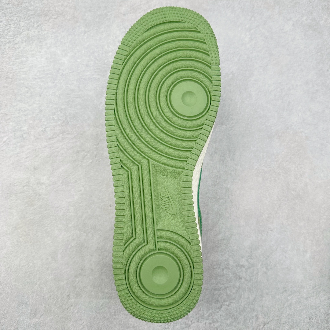 图片[9]-NK Air Force 1´07 Low 空军一号低帮百搭休闲运动板鞋 FF7795-111 柔软、弹性十足的缓震性能和出色的中底设计 横跨复古与现代的外型结合 造就出风靡全球 三十多年的Force 1 直到今天还深受青睐 尺码：36 36.5 37.5 38 38.5 39 40 40.5 41 42 42.5 43 44 44.5 45-选品中心