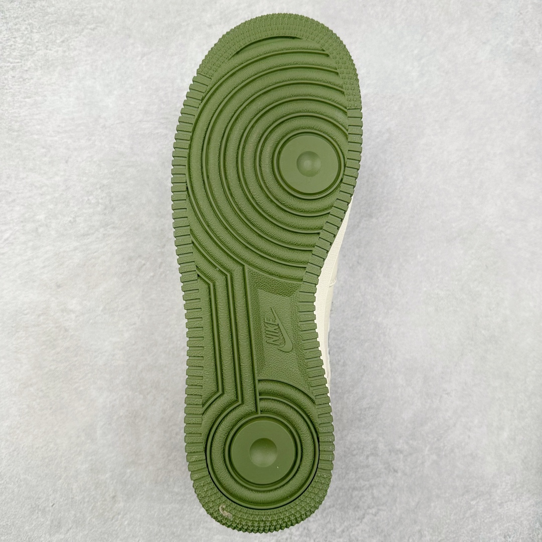 图片[9]-NK Air Force 1´07 Low 空军一号低帮百搭休闲运动板鞋 DF0188-012 柔软、弹性十足的缓震性能和出色的中底设计 横跨复古与现代的外型结合 造就出风靡全球 三十多年的Force 1 直到今天还深受青睐 尺码：36 36.5 37.5 38 38.5 39 40 40.5 41 42 42.5 43 44 44.5 45-选品中心