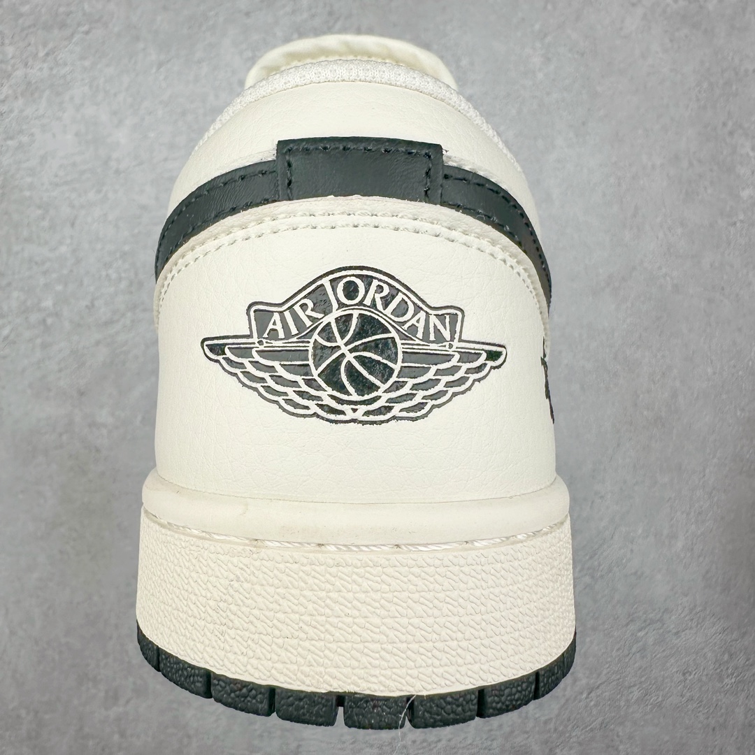 图片[8]-Air Jordan AJ1 Low 低帮系列定制配色 XX3318-188 原厂内置气垫魔块 A模大底 头层小牛皮 鞋舌AJ原厂专用牛津布+AJ专用反口珍珠布+原厂无杂质高弹内里海棉+特殊封边弹力鞋带 尺码：36 36.5 37.5 38 38.5 39 40 40.5 41 42 42.5 43 44 44.5 45 46-选品中心