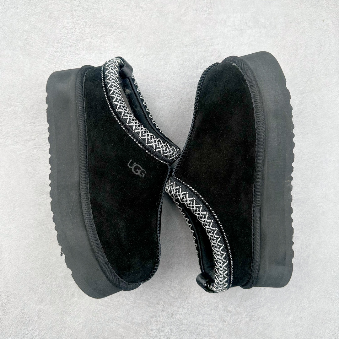 图片[3]-＃平台特供纯原福利 UGG 经典秋冬羊皮毛一体雪地靴 私人订单价格匠心定位 桑坡大厂直供 拒绝高利润 区别杀猪版本 隆丰A级澳洲进口羊皮毛一体 完全遵循ZP工艺流程 代工厂原厂版师 秉承无原鞋不开发选择 注重每一处细节 市面最正版型 TREADLITE\\\”轻翼\\\”科技外底 轻便/耐用/柔韧/桩型【售后郑重承诺】一个月内若出现重大脱胶/断底等质量问题 直接为您换新 翻毛皮鞋面 细腻亲肤再生聚酯纤维滚边 舒适易打理 保暖性佳 UGG plush™ 里衬和内底 茸软亲肤 舒适暖足 经典鞋型搭配轻盈厚底 稳稳拿捏秋冬出街时髦造型 Treadlite by UGG 轻翼大底 轻盈缓震 为双足减负 舒适轻便 助你轻松畅玩整天 尺码：35 36 37 38 39 40-选品中心